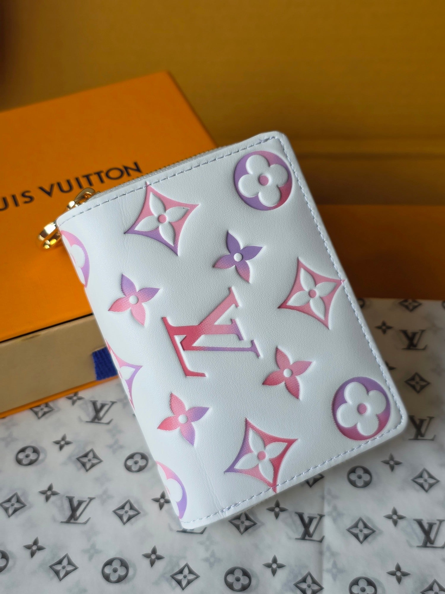 M25601 Lou Wallet  11.5cm Dream Beige Monogram Embossed Lambskin- Light GHW mysite