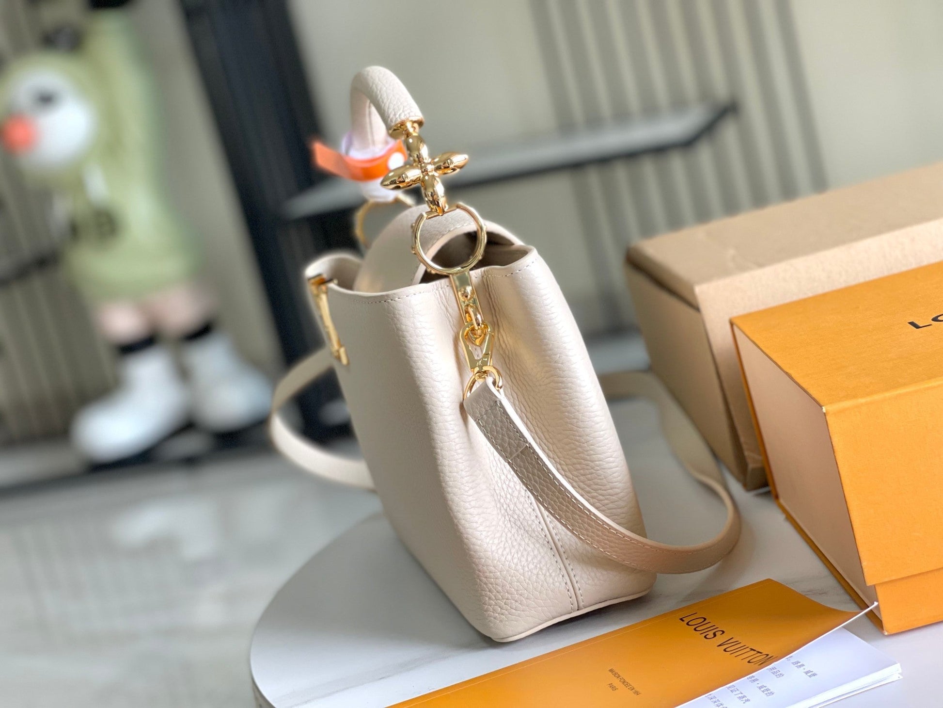 CAPUCINES MINI 21 BEIGE TAURILLON GOLD HARDWARE mysite