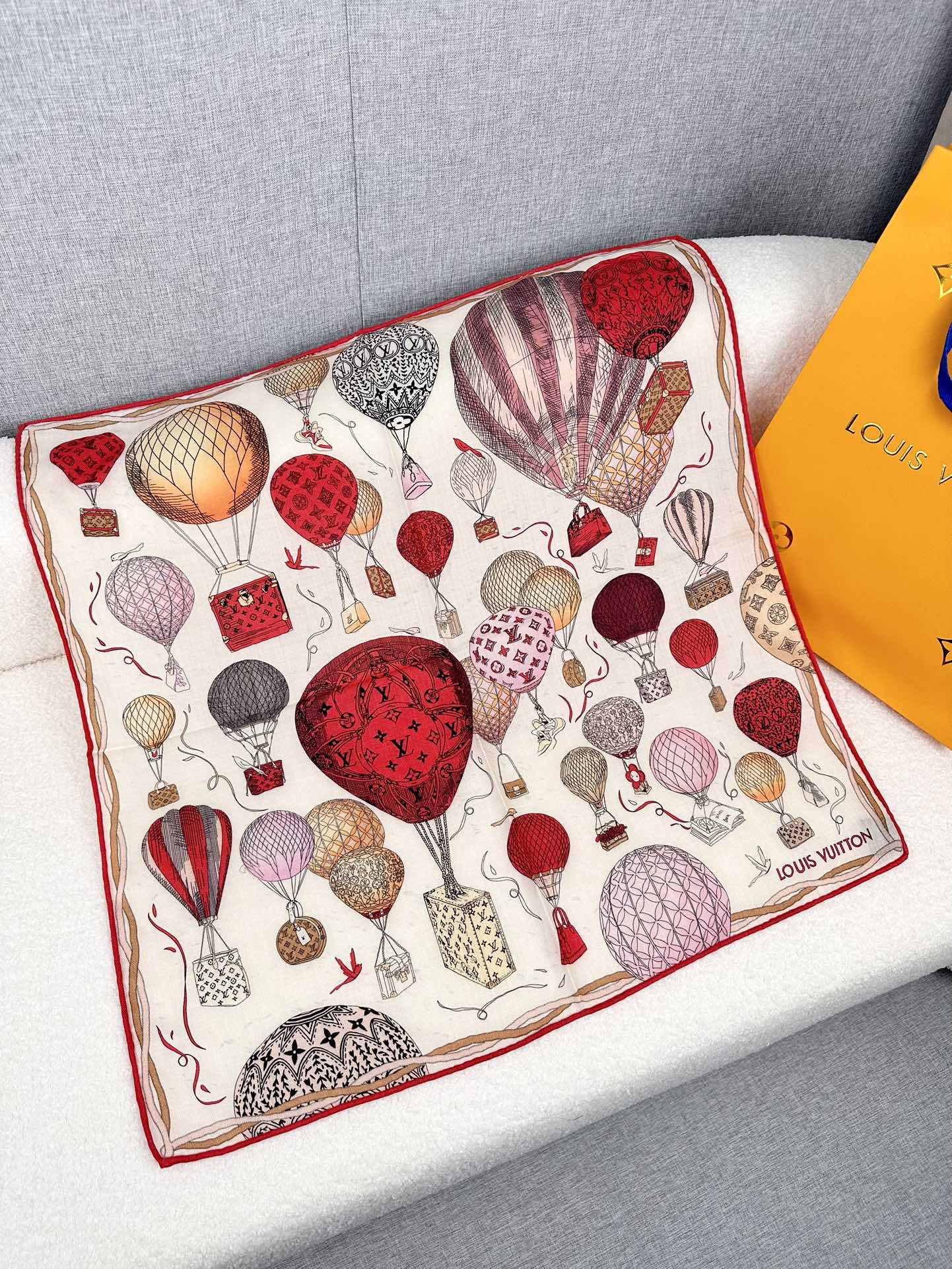 UP AND AWAY 70 CM SQUARE SILK SCARF COLORFUL 399801 mysite