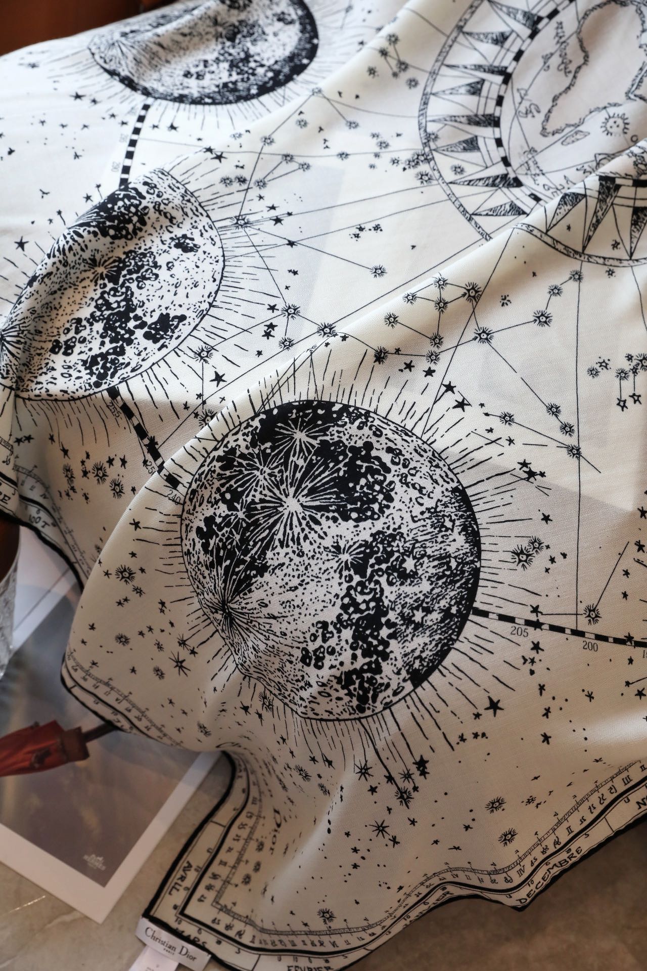 SQUARE SCARF 140 CM IN WHITE MIX BLACK MONOGRAM SILK 393135 mysite