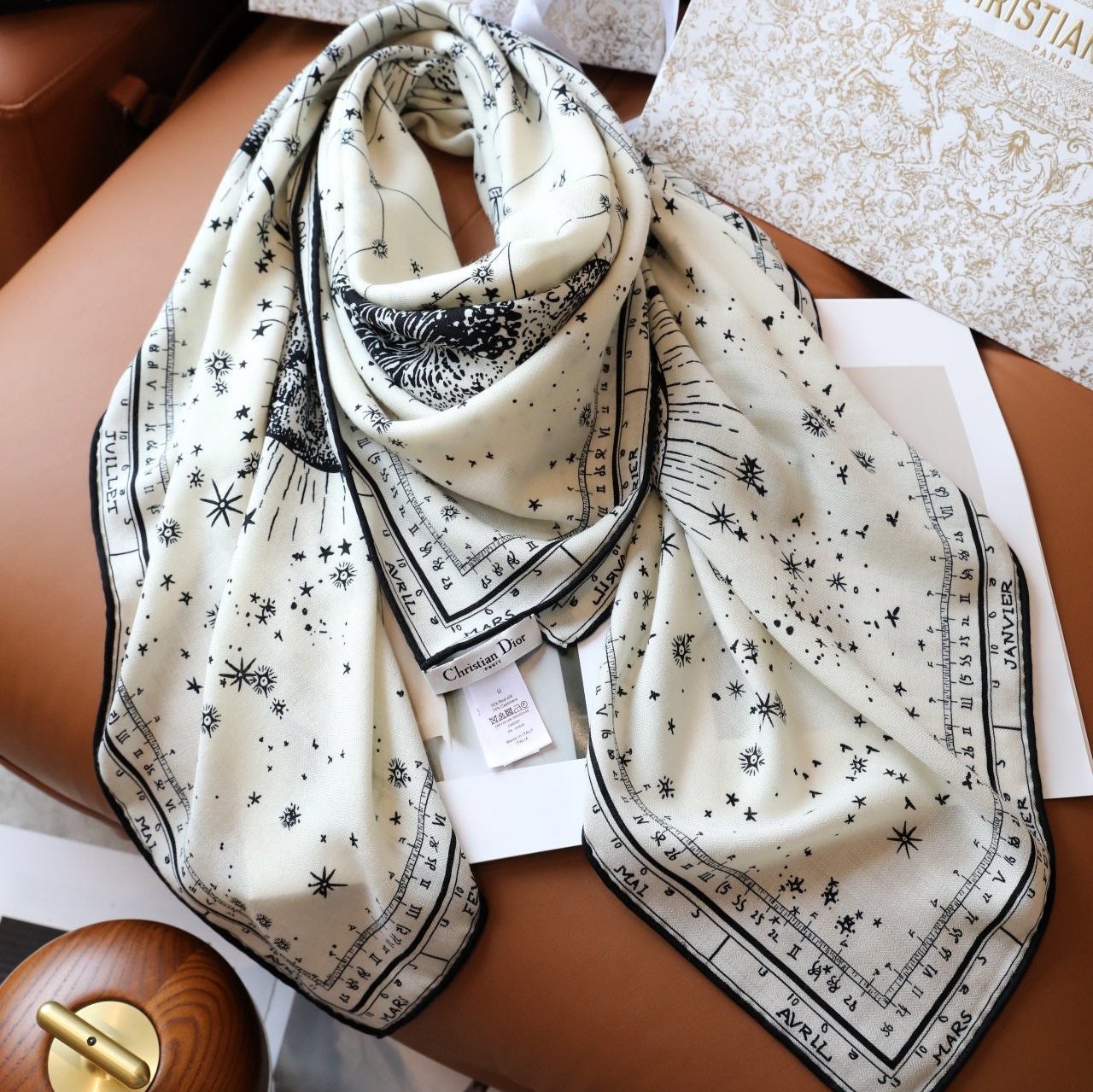 SQUARE SCARF 140 CM IN WHITE MIX BLACK MONOGRAM SILK 393135 mysite