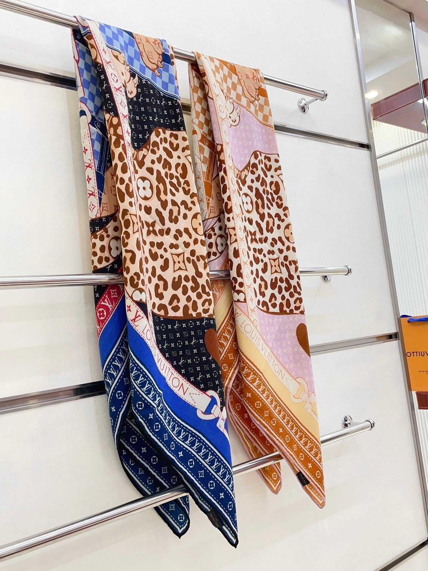 FELINE DUO 140 CM SQUARE SILK SCARF COLORFUL 398282 mysite