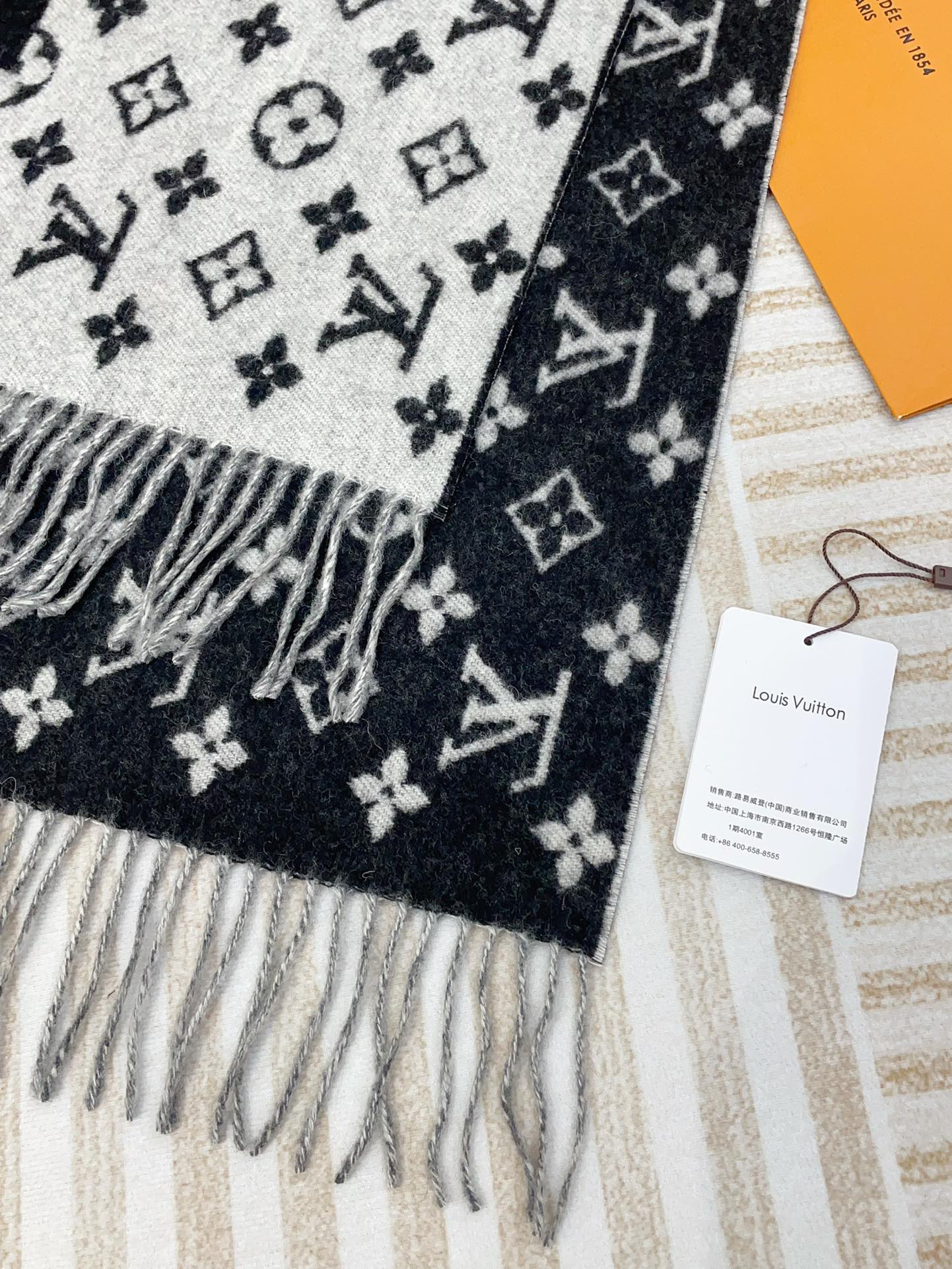 MONOGRAM SCARF 210 CM IN BLACK MIX WHITE CASHMERE 398283 mysite