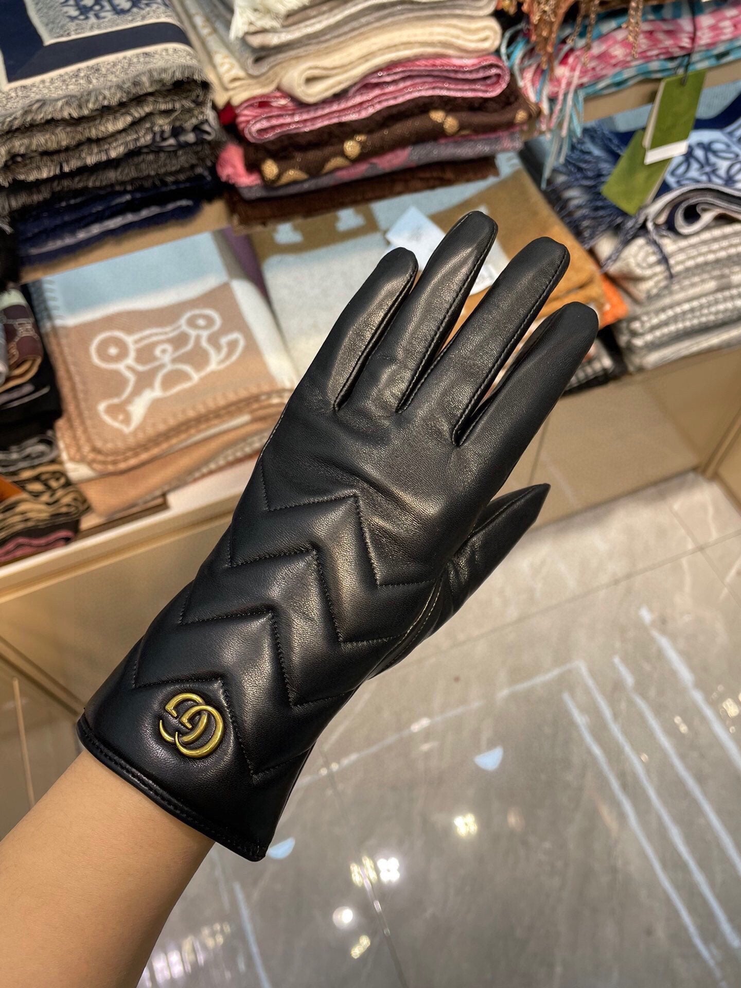 MARMONT GLOVES IN BLACK LAMBSKIN 463844 mysite