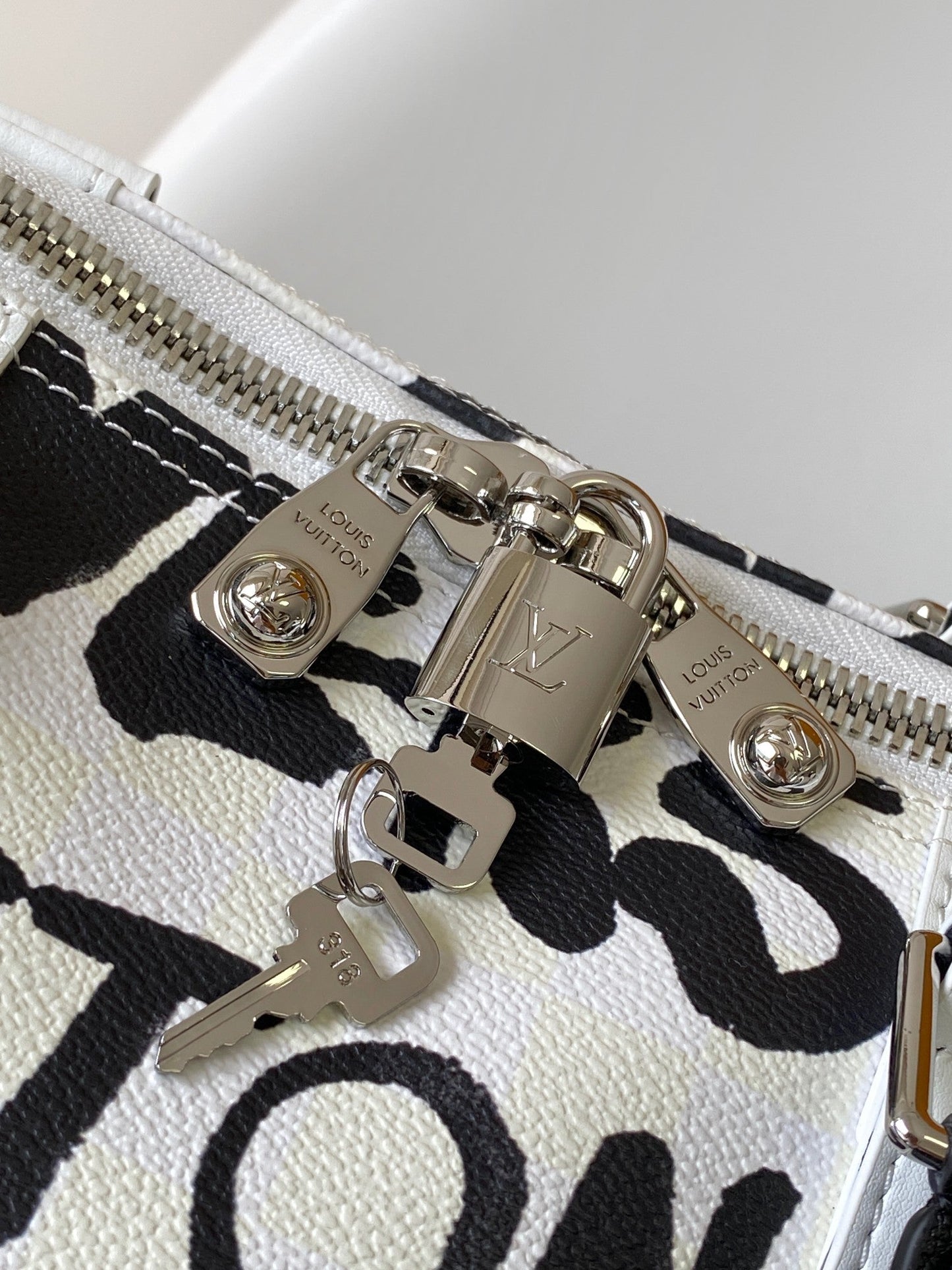 LVx N&PW Keepall Bandoulière 50 Black White Cowhide mysite