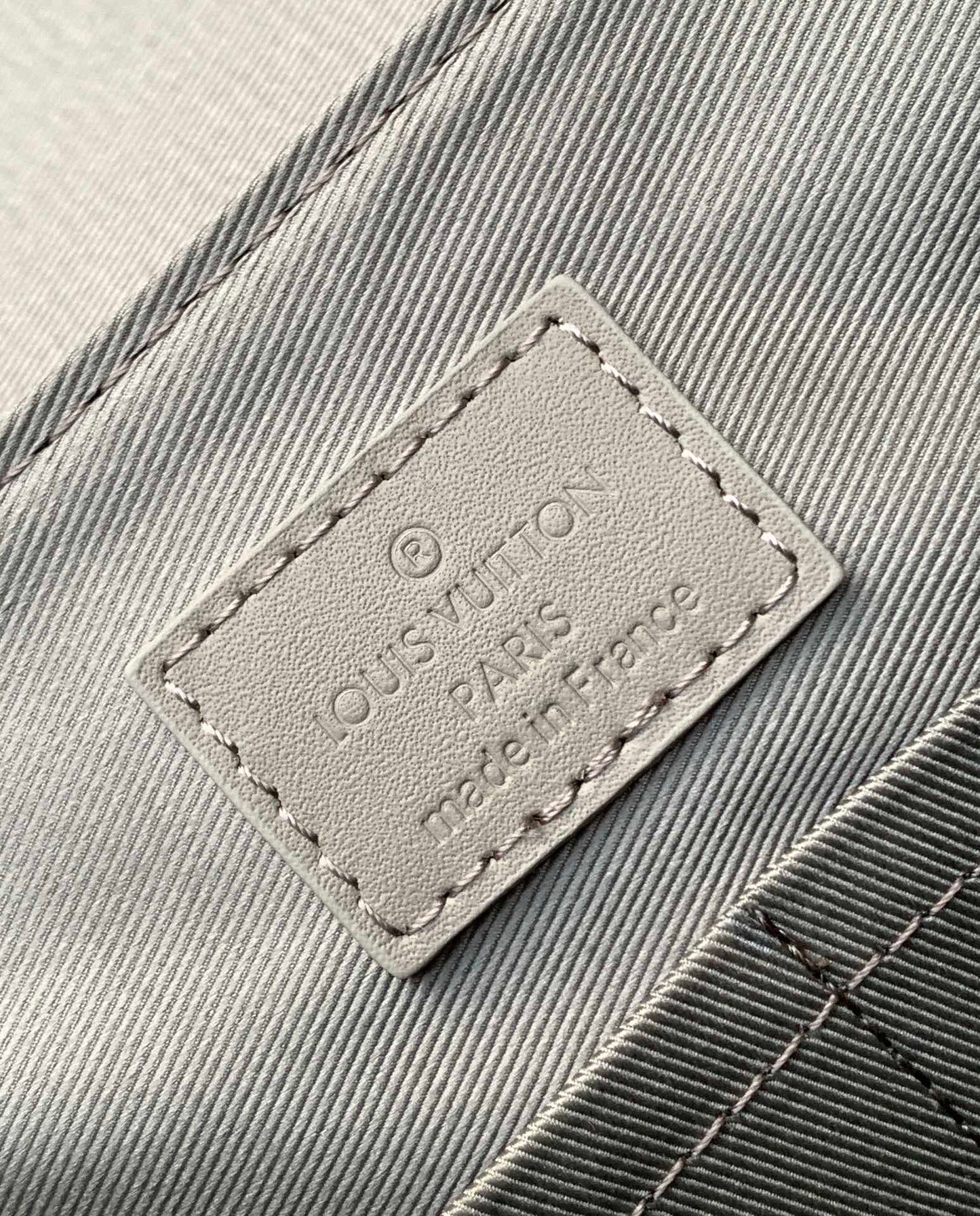 LV Takeoff Messenger 28cm Asphalt Gray Cowhide mysite