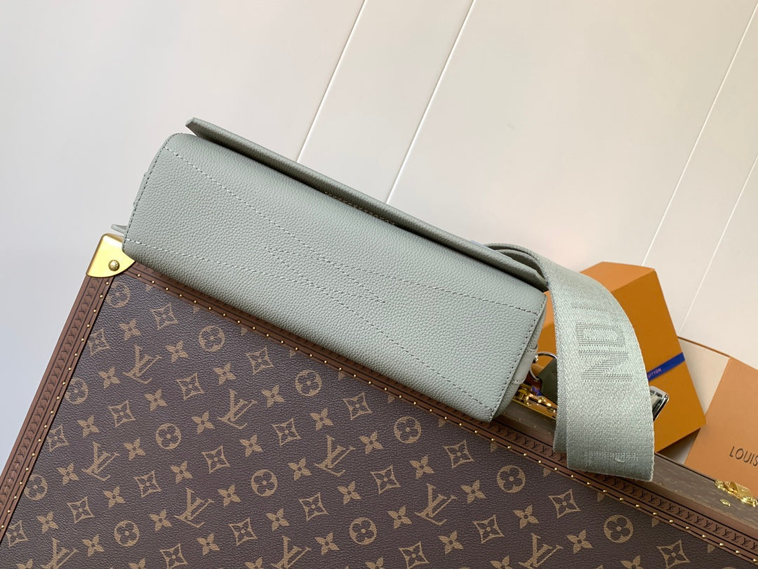 LV Takeoff Messenger 28cm Asphalt Gray Cowhide mysite