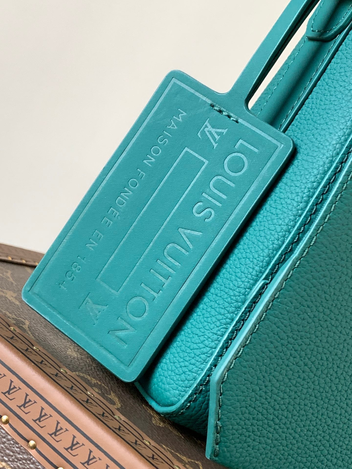 LV Takeoff Messenger 28cm EverGreen Cowhide mysite