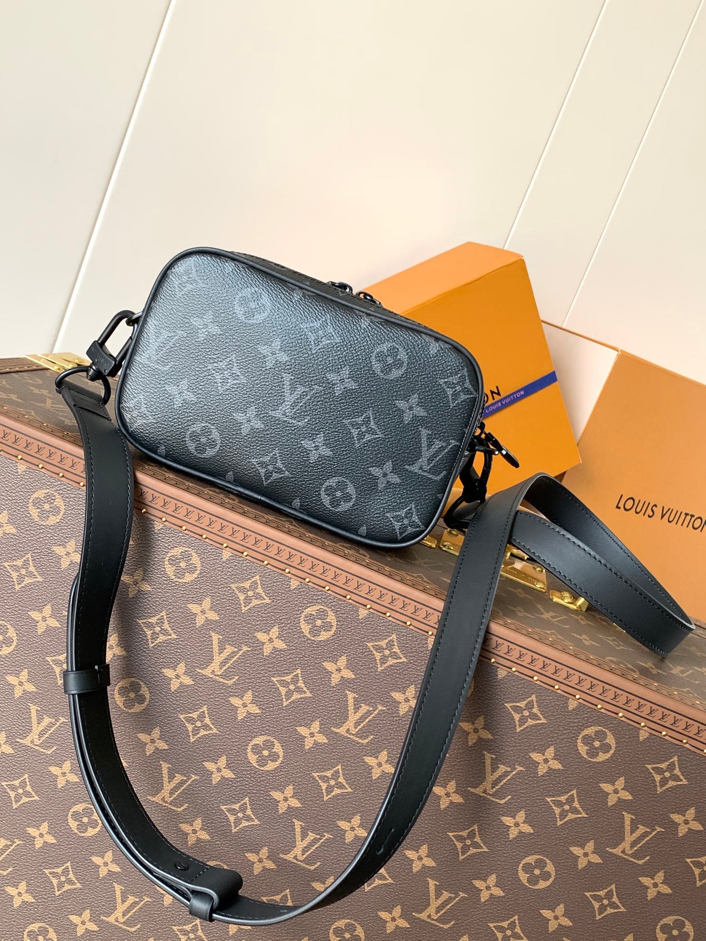 LV Nano Alpha 18.5 cm Black Monogram Eclipse Canvas mysite