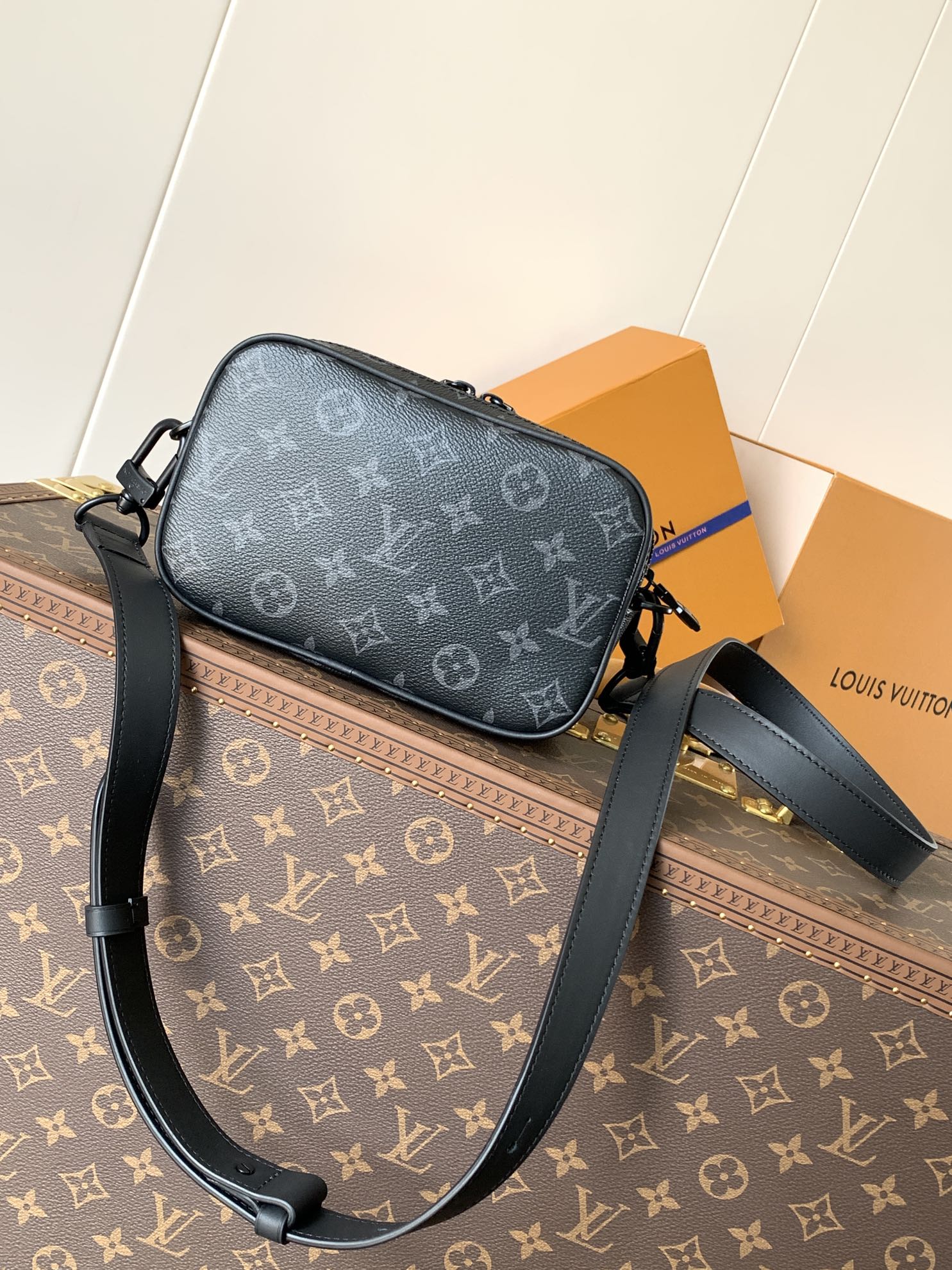 LV Nano Alpha 18.5 cm Black Monogram Eclipse Canvas mysite