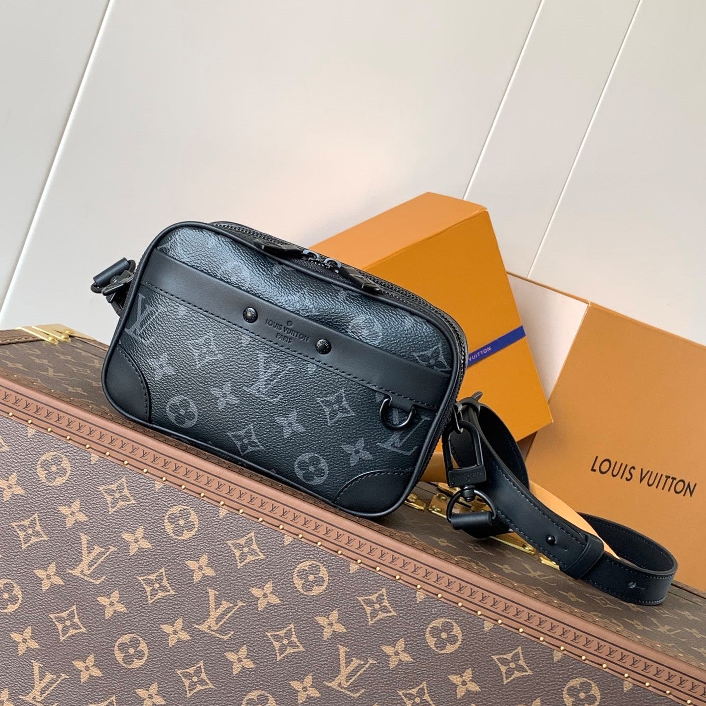 LV Nano Alpha 18.5 cm Black Monogram Eclipse Canvas mysite