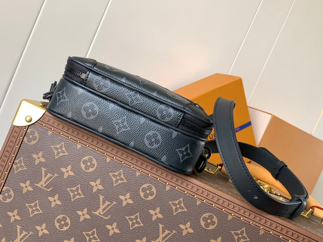 LV Nano Alpha 18.5 cm Black Monogram Eclipse Canvas mysite