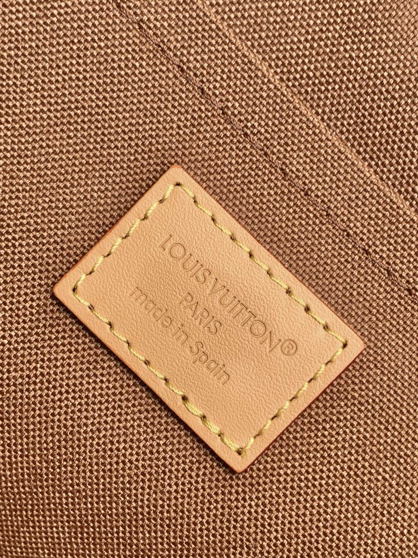 LV Soho MM Backpack 24cm Brown Beige Monogram Canvas & Cowhide mysite