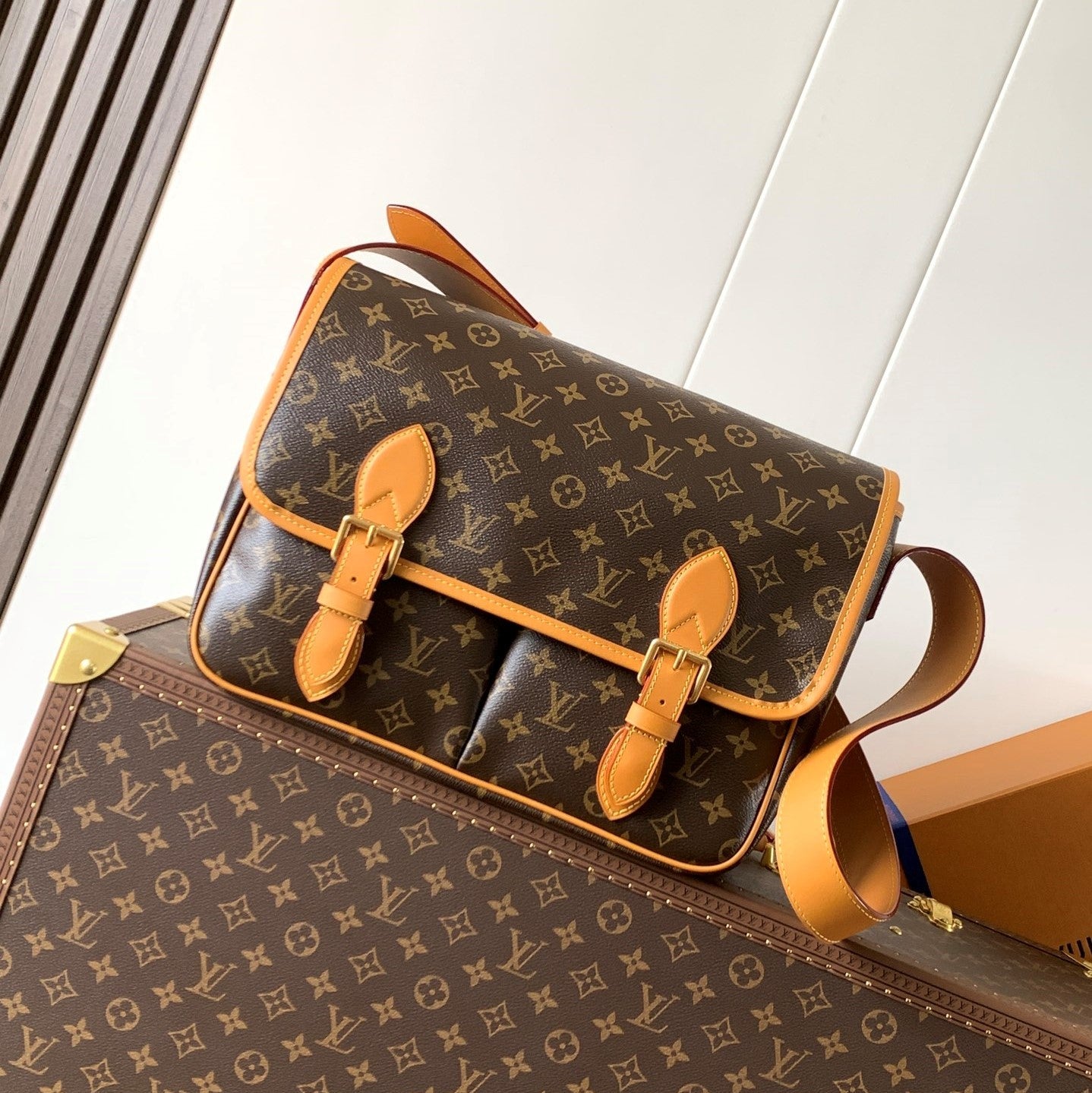 LV Satchel Messenger Bag  35.5cm Brown Monogram Canvas & Cowhide mysite