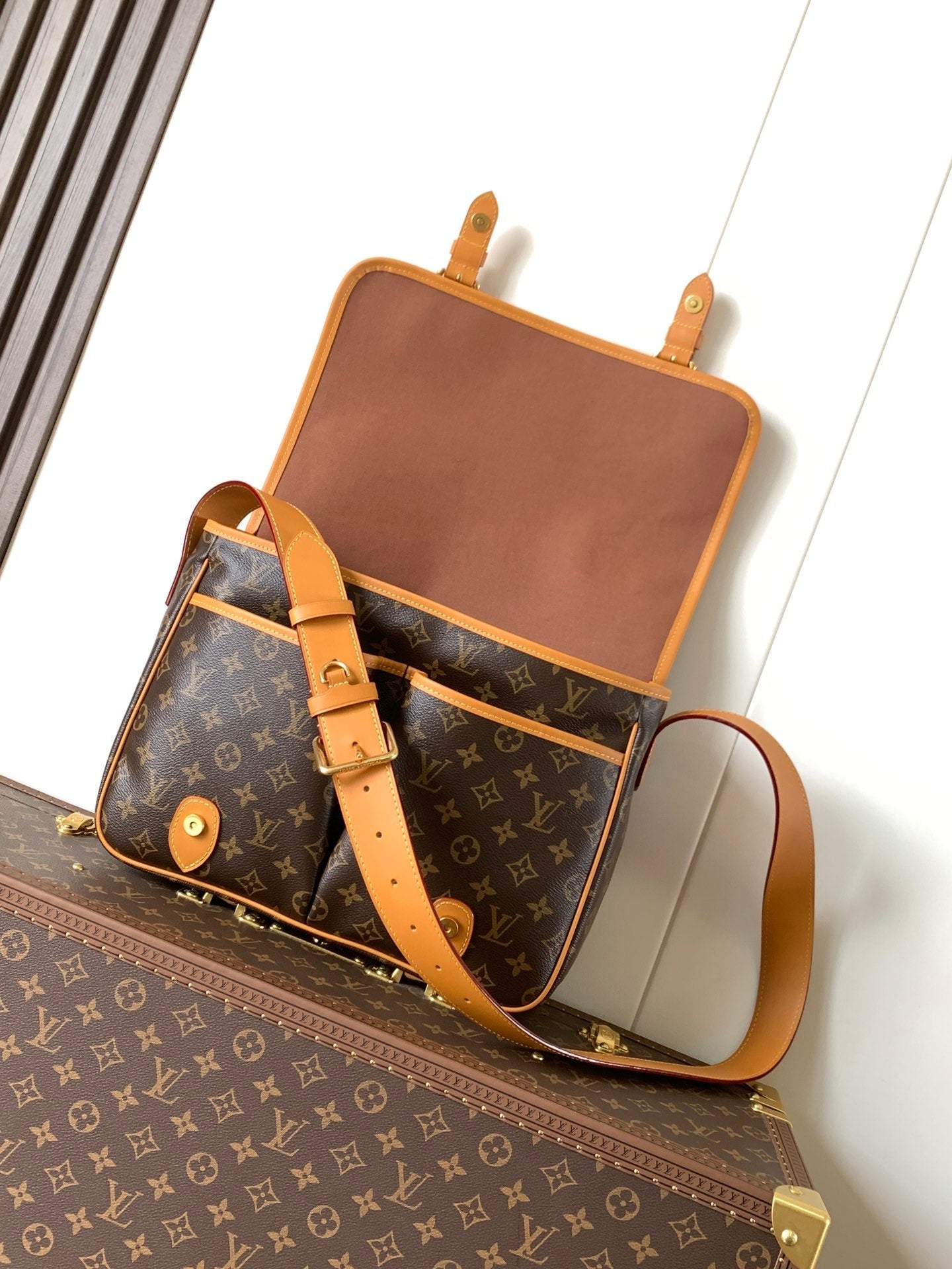 LV Satchel Messenger Bag  35.5cm Brown Monogram Canvas & Cowhide mysite