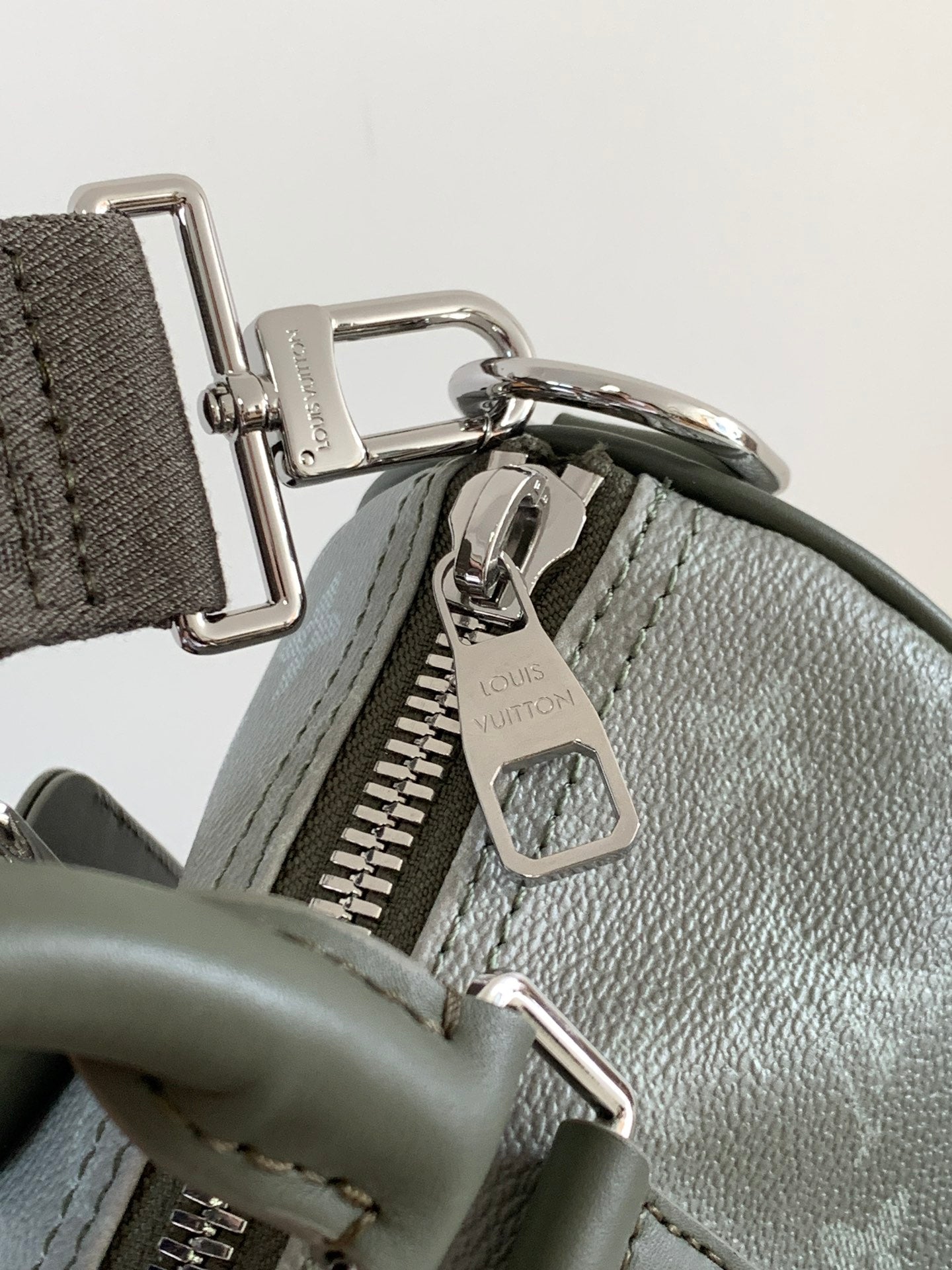 LV Keepall Bandoulière 25 Khaki Green Monogram Gradient Canvas mysite