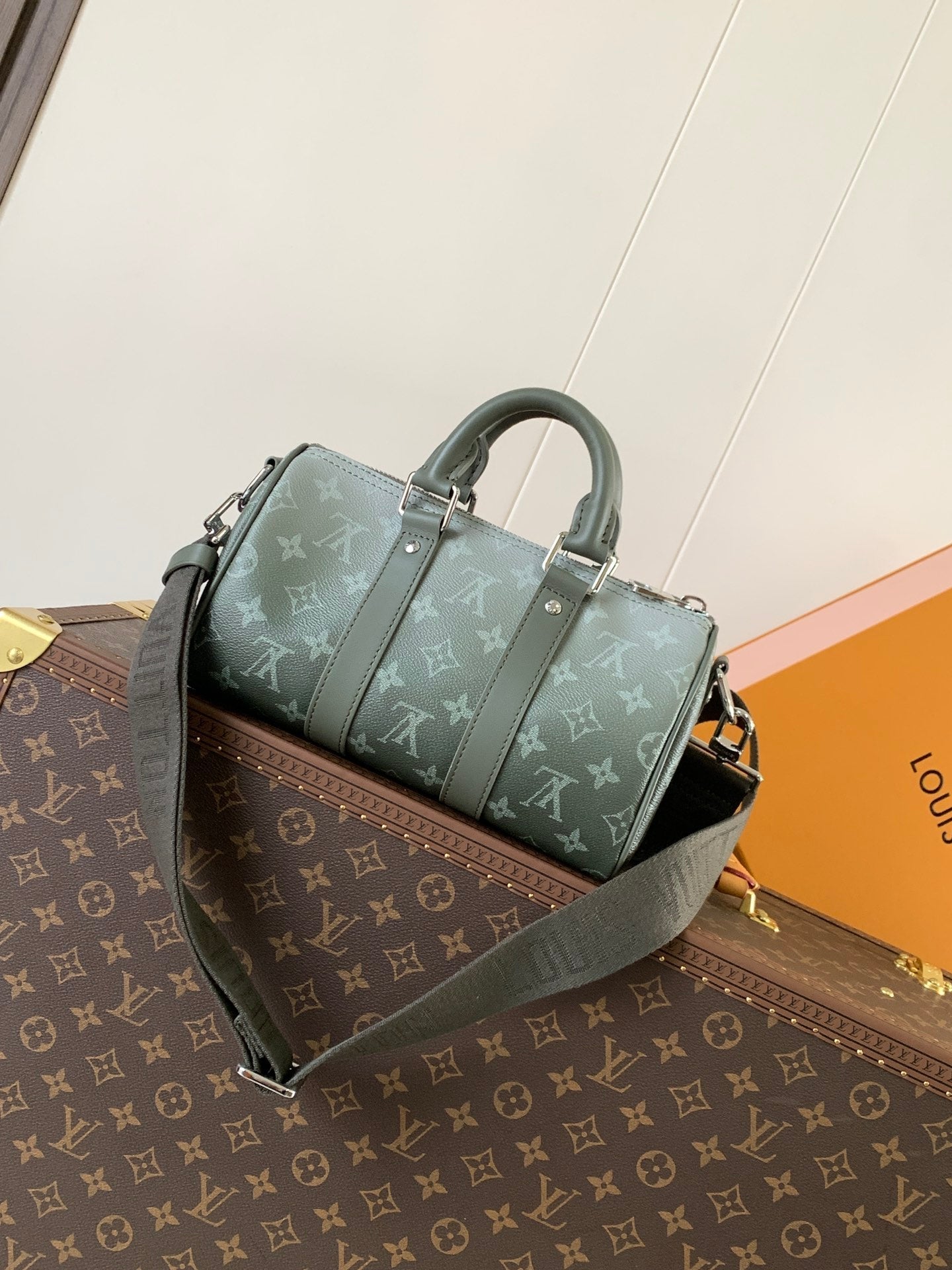LV Keepall Bandoulière 25 Khaki Green Monogram Gradient Canvas mysite