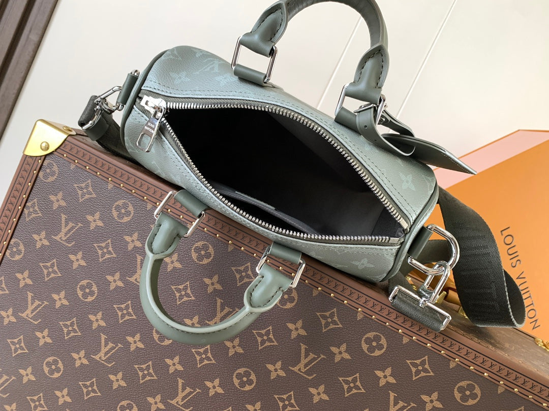 LV Keepall Bandoulière 25 Khaki Green Monogram Gradient Canvas mysite