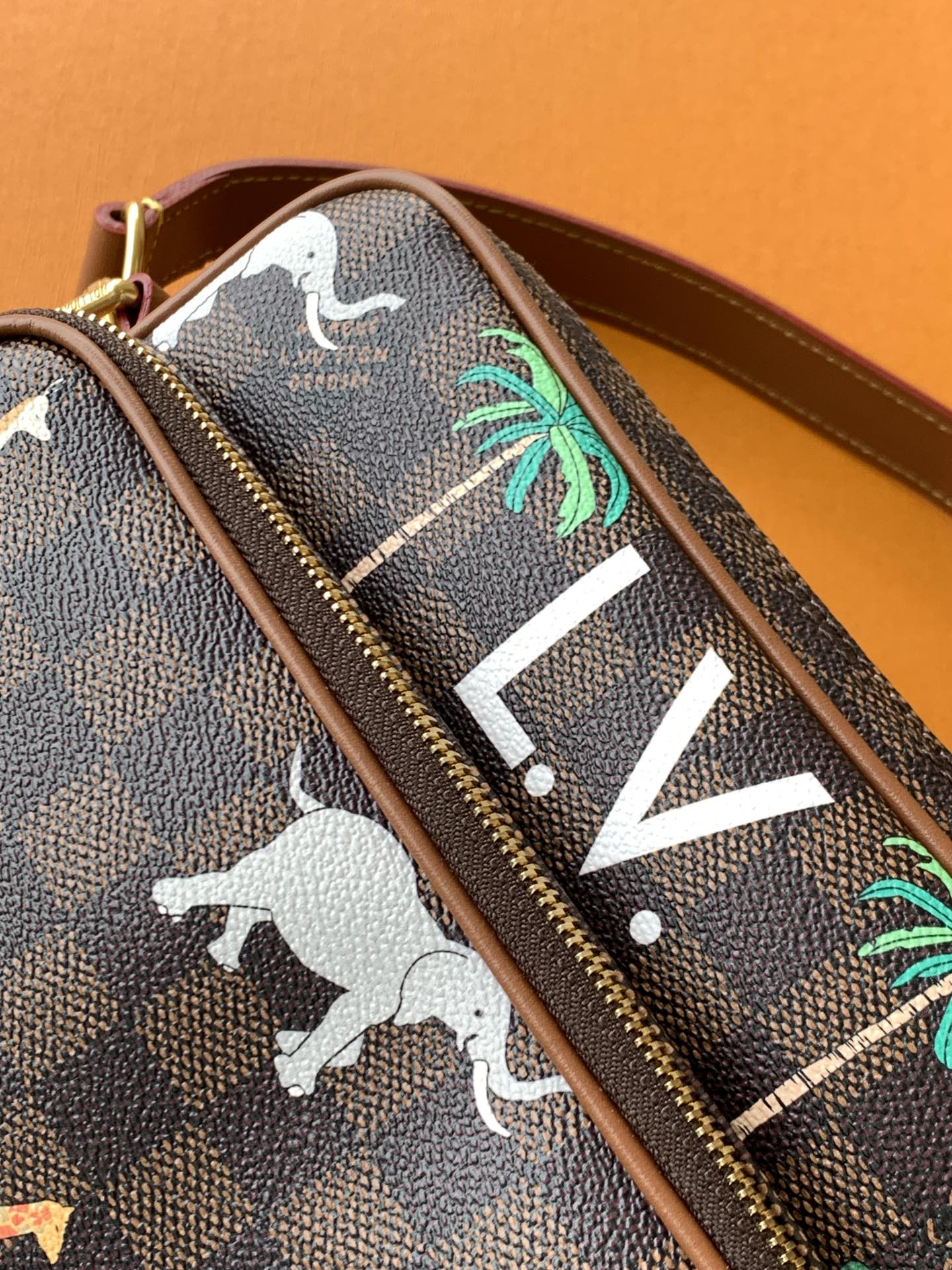 LV Nil Messenger Bag 25cm Brown Animal Printed Monogram Canvas mysite