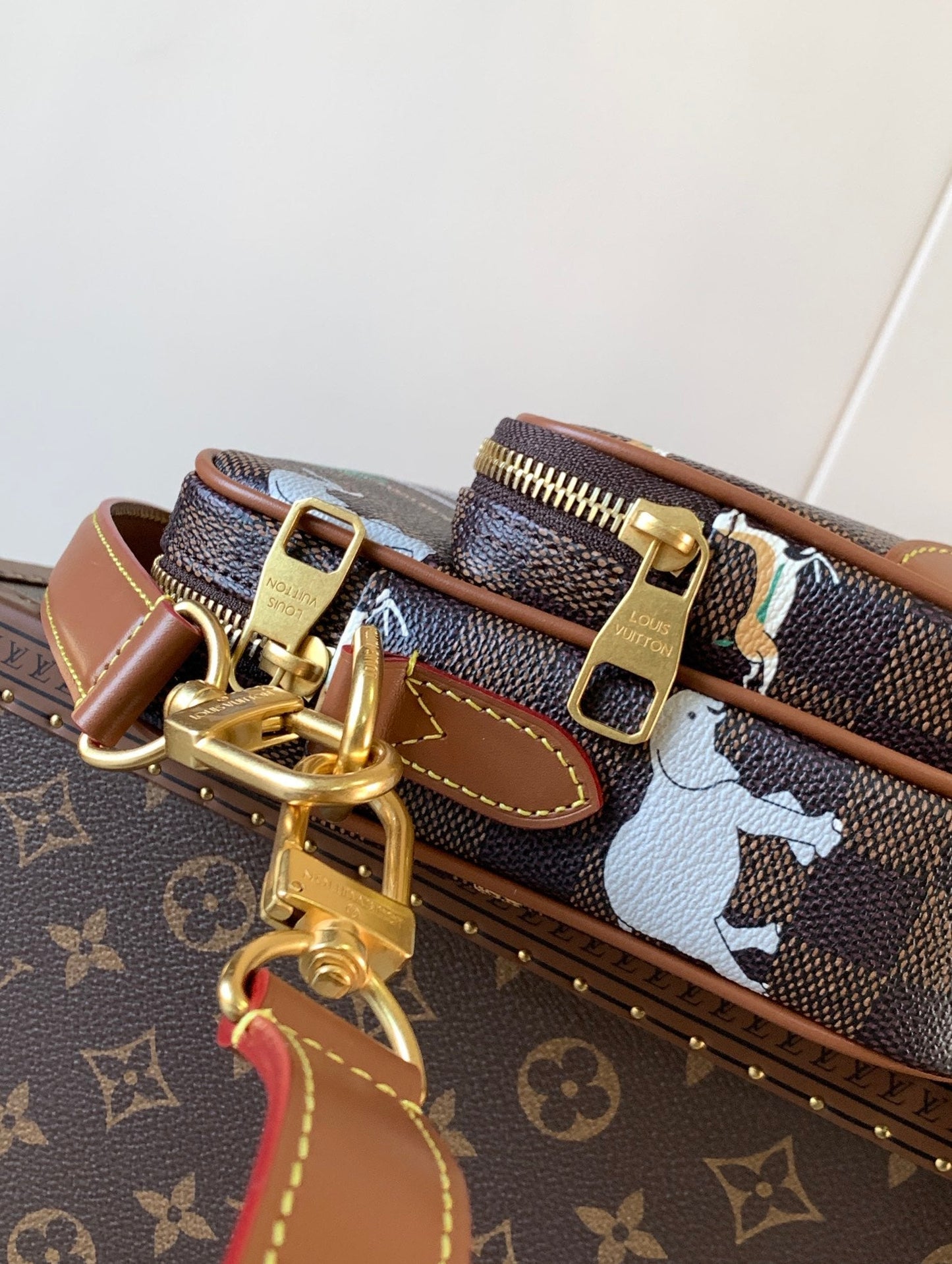 LV Nil Messenger Bag 25cm Brown Animal Printed Monogram Canvas mysite