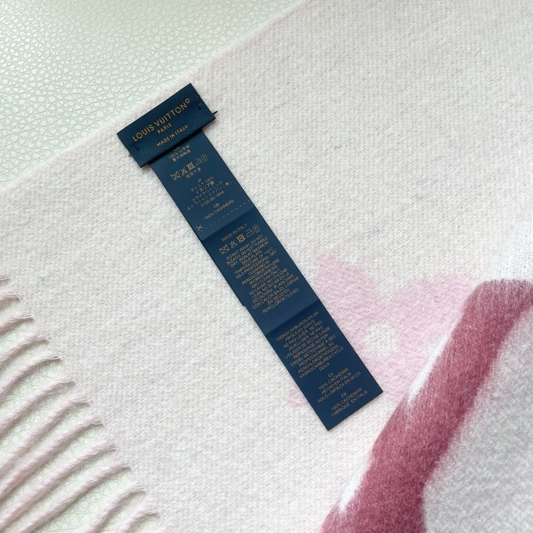 REYKJAVIK GRADIENT SCARF 220 CM IN PUNCH PINK CASHMERE 399735 mysite