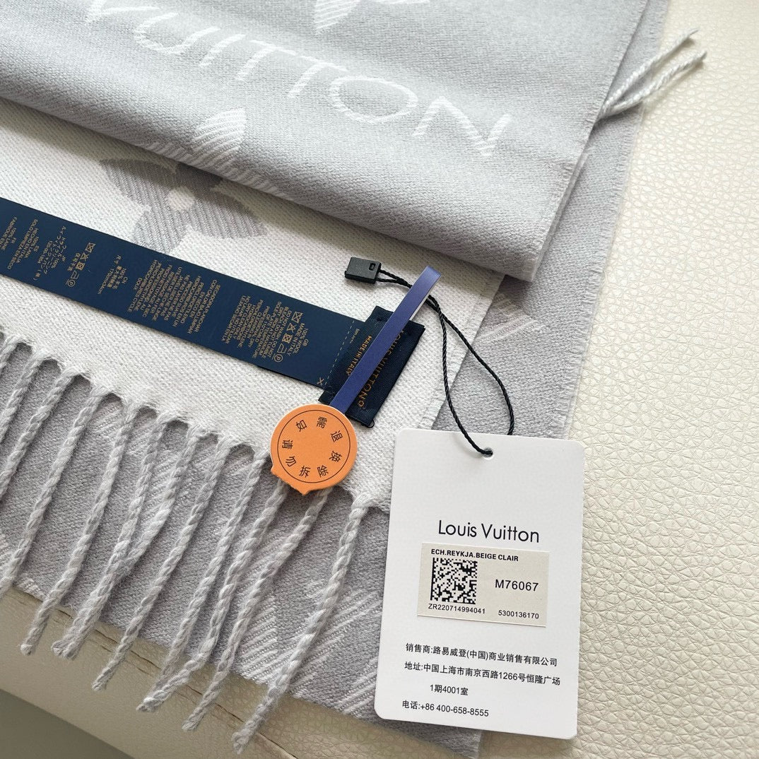 ESSENTIAL SCARF 186 CM IN LIGHT GRAY WOOL 399774 mysite