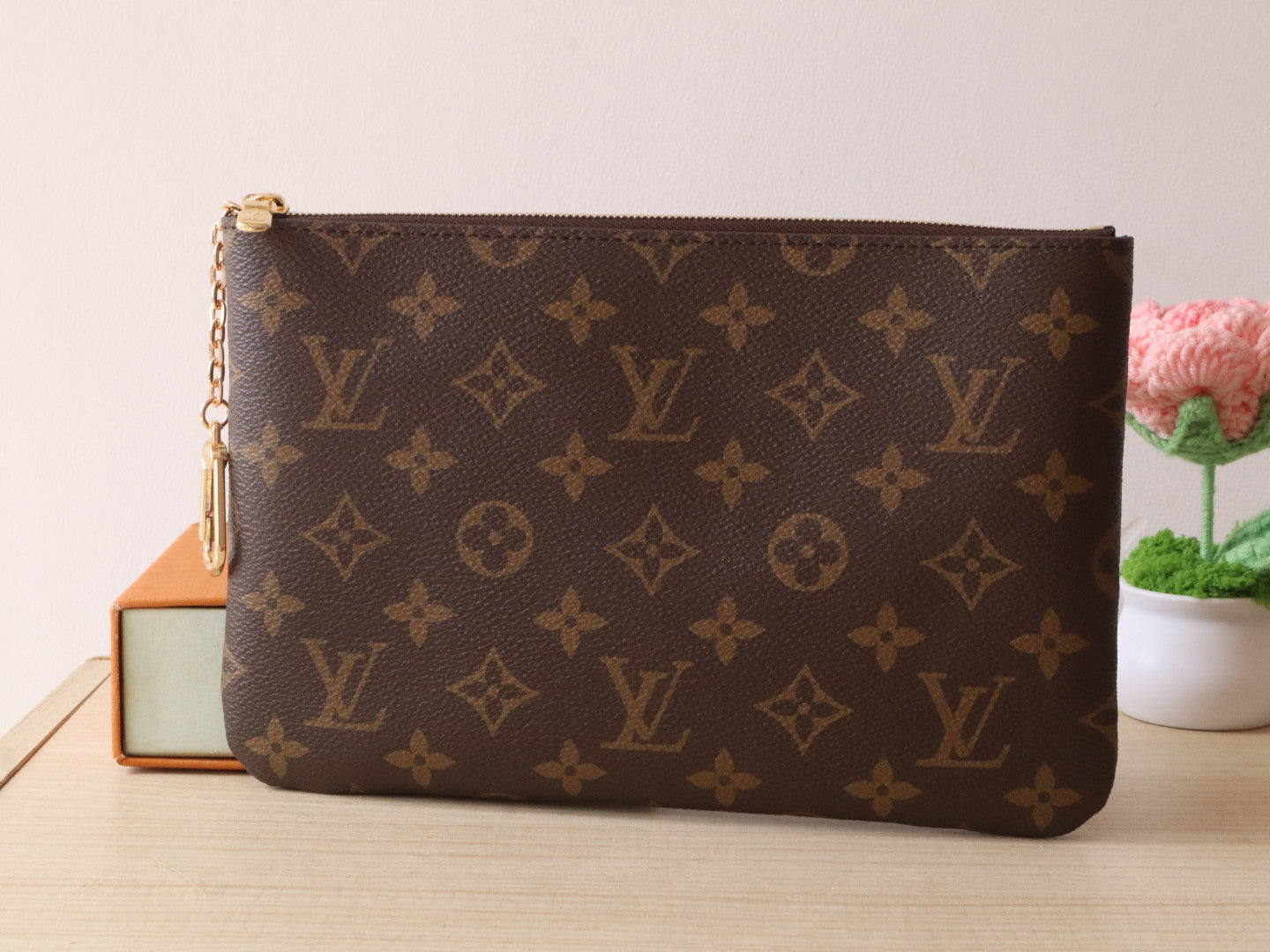 LV Pochette Clés Medium 24cm Brown Monogram Canvas GHW mysite