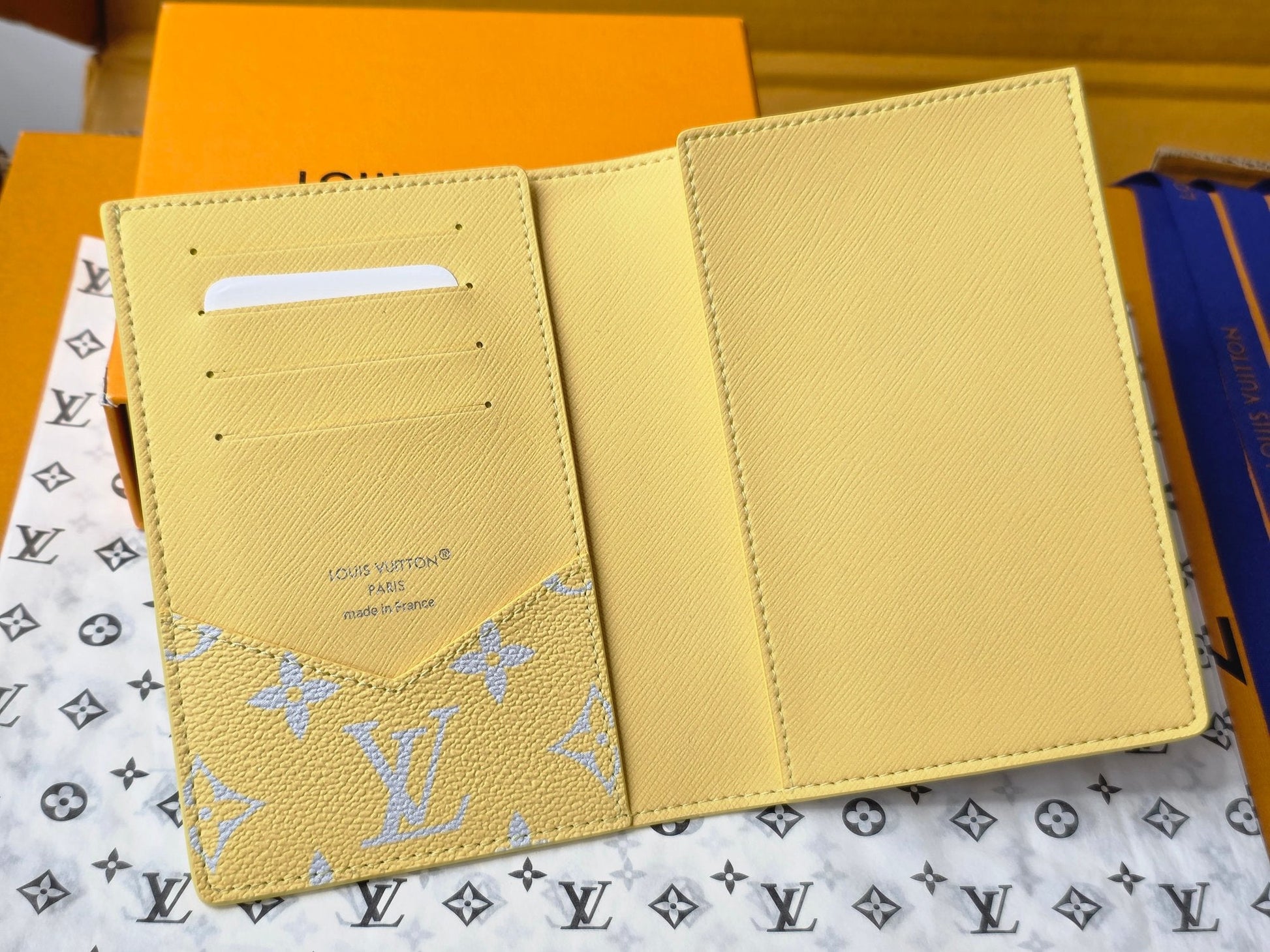 LV M14770 Passport Cover Gray Yellow Monogram Glow Canvas & Cowhide mysite