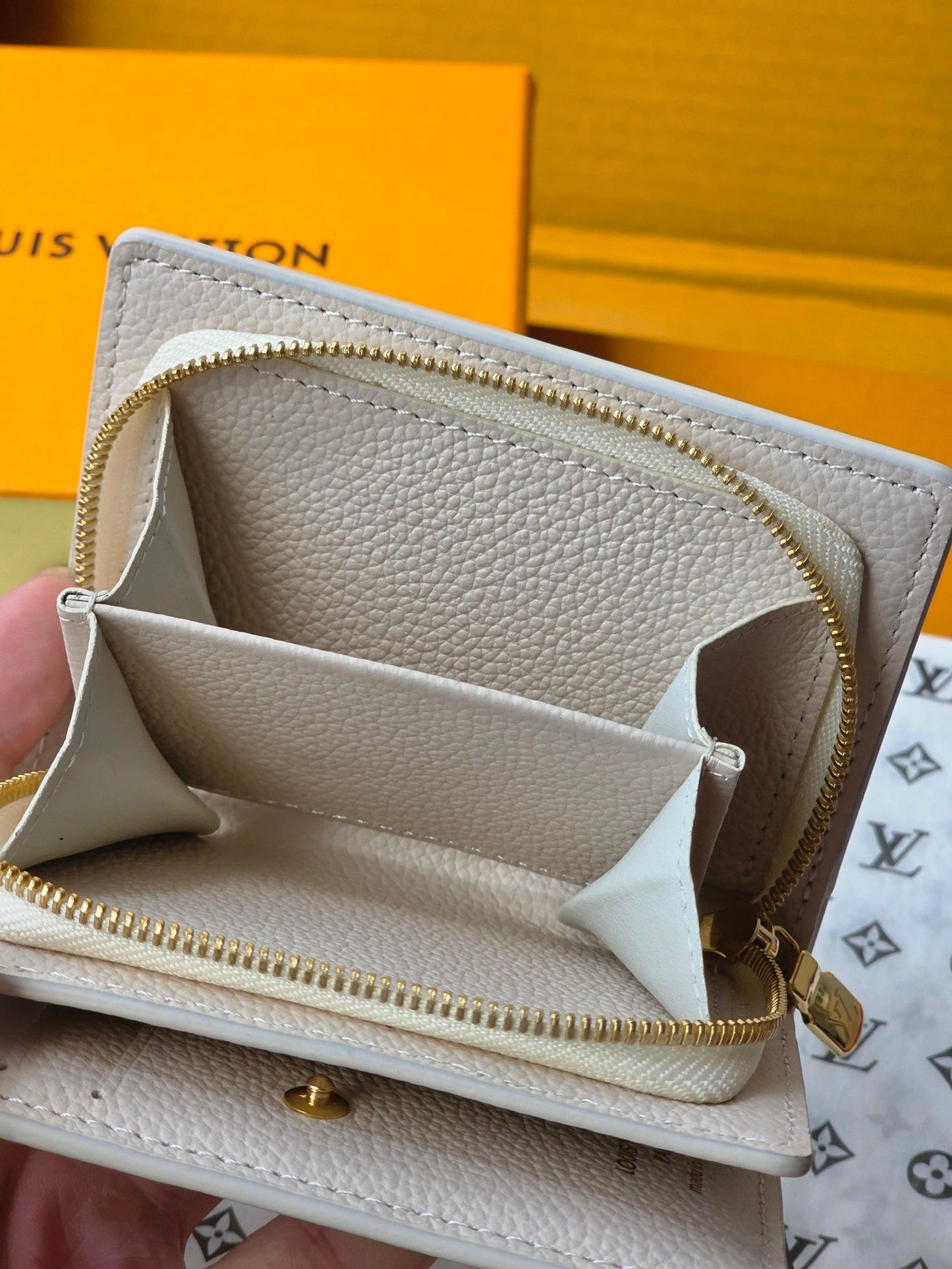 LV M25595 Cléa Wallet Dream Beige Embossed Grained Cowhide - Light GHW mysite