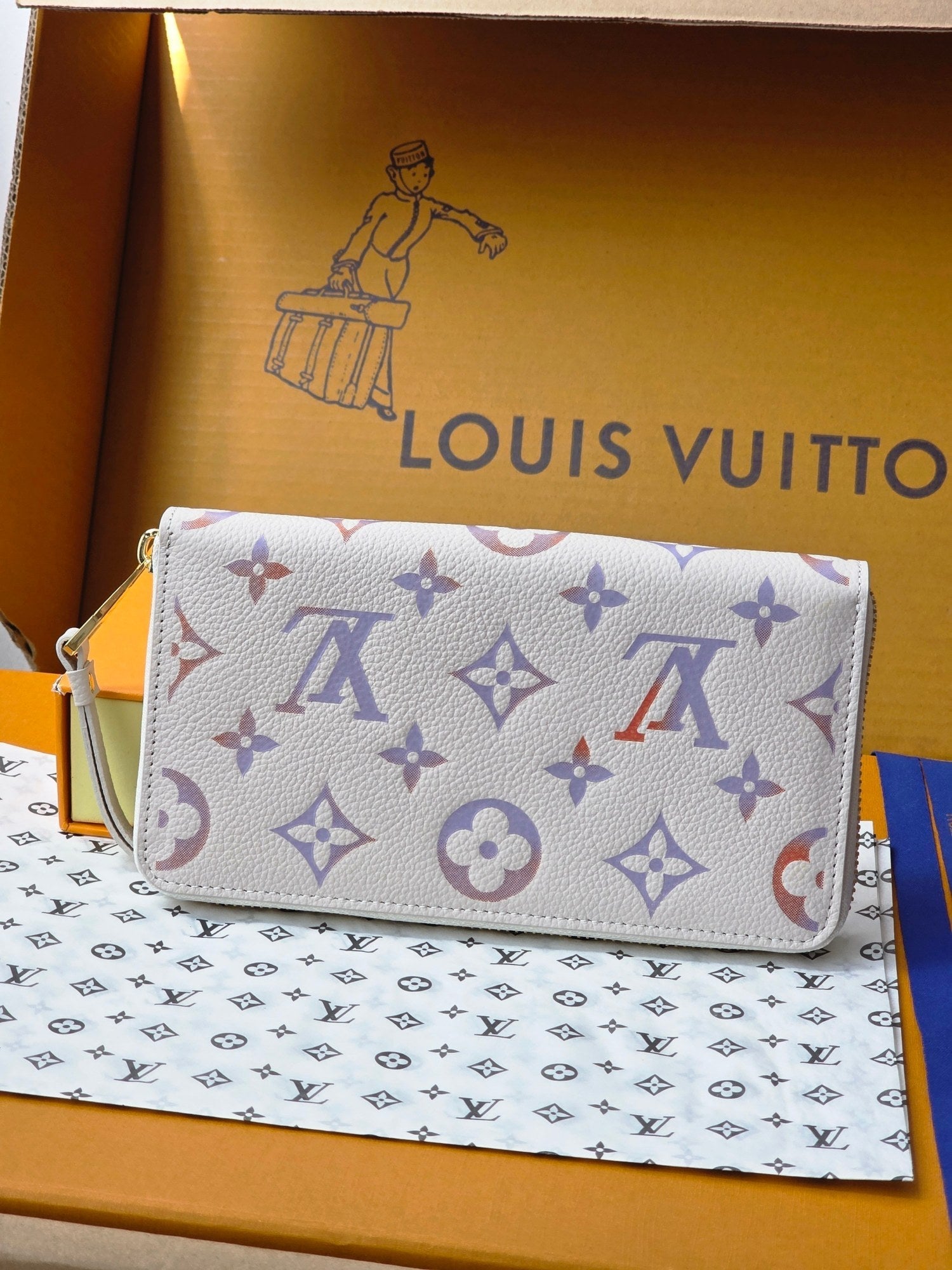 LV M25594 Zippy Wallet Dream Beige Embossed Grained Cowhide - Light GHW mysite