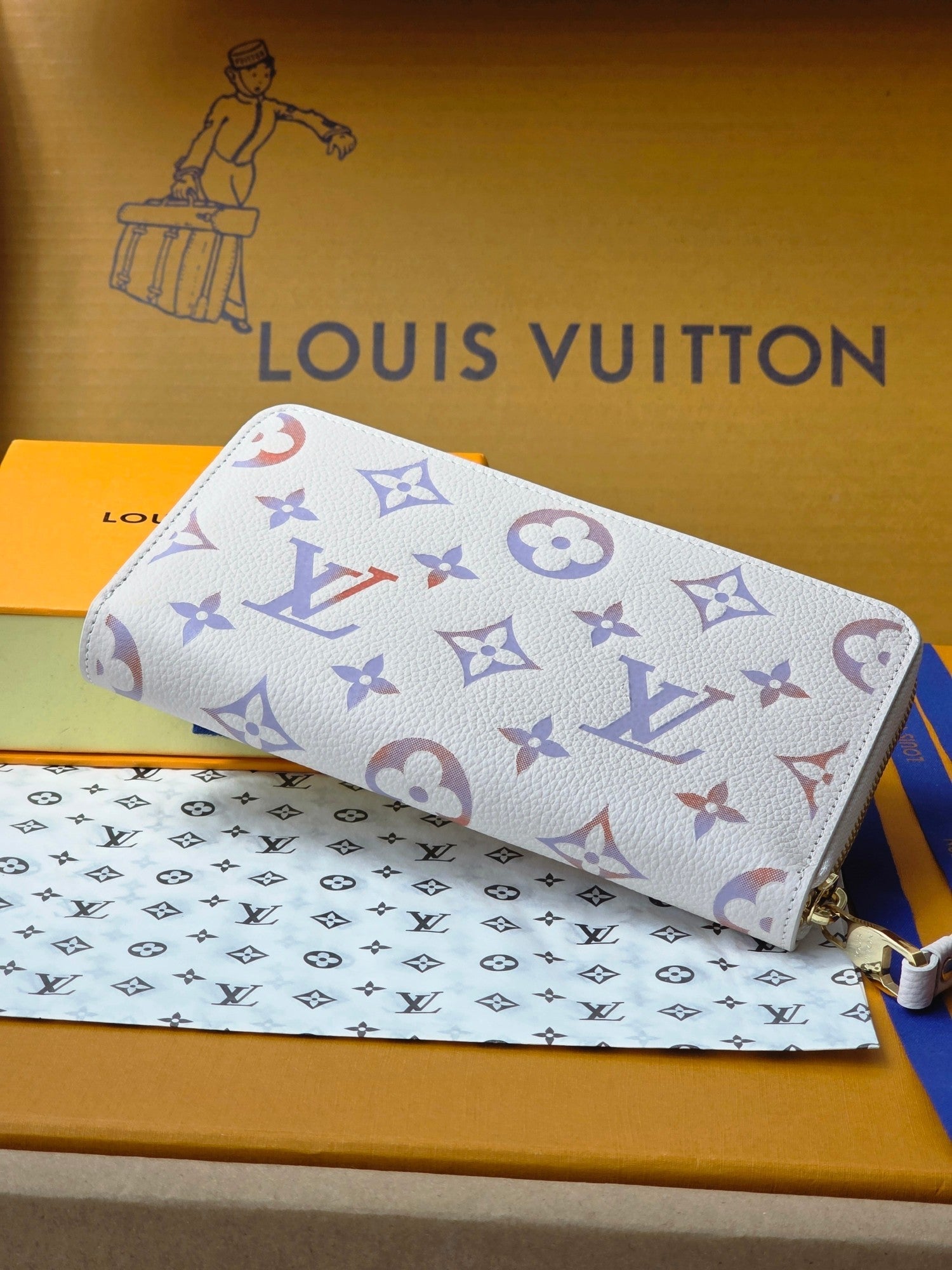 LV M25594 Zippy Wallet Dream Beige Embossed Grained Cowhide - Light GHW mysite