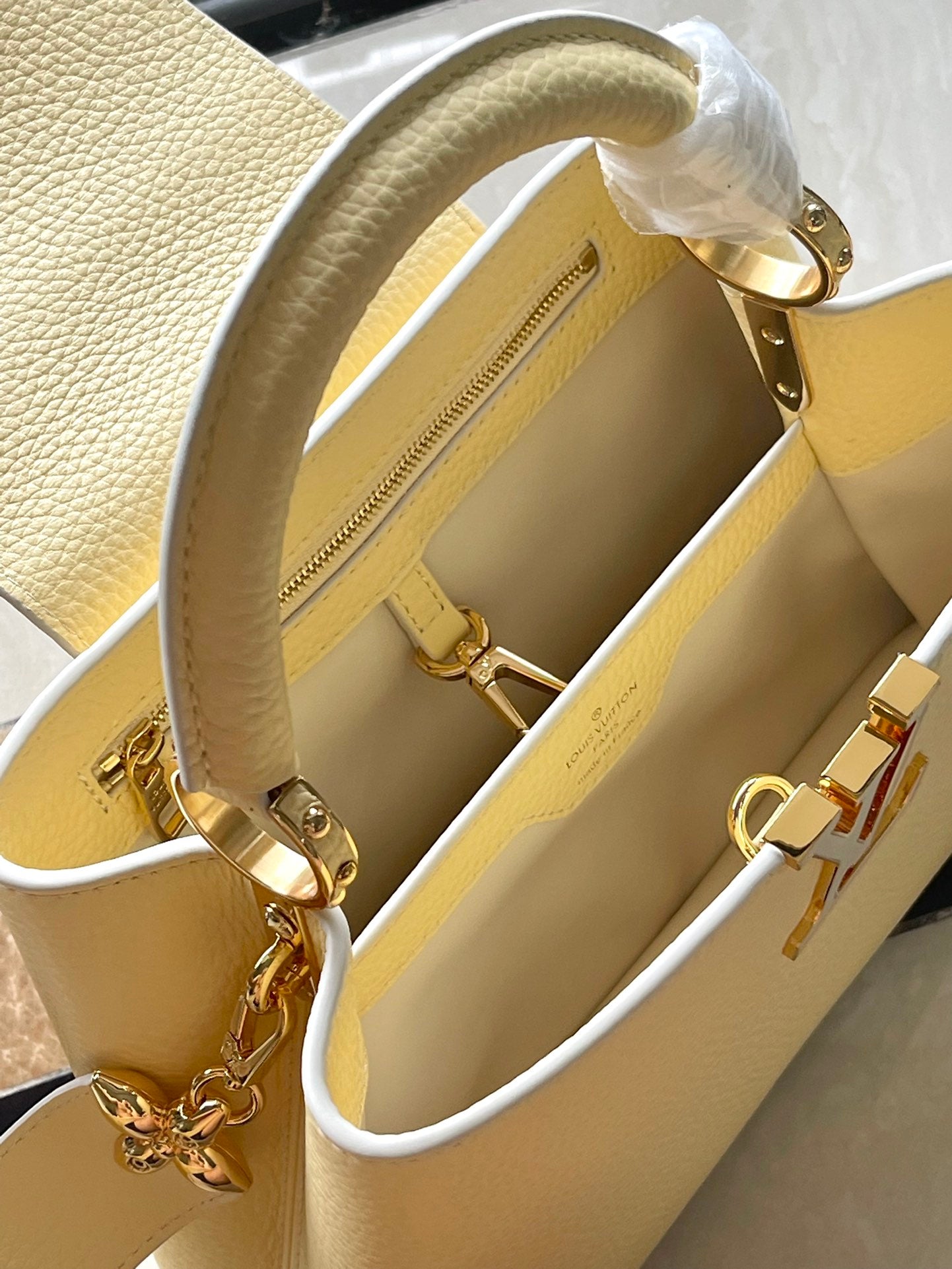 CAPUCINES BB 26 IN BANANA YELLOW TAURILLON mysite