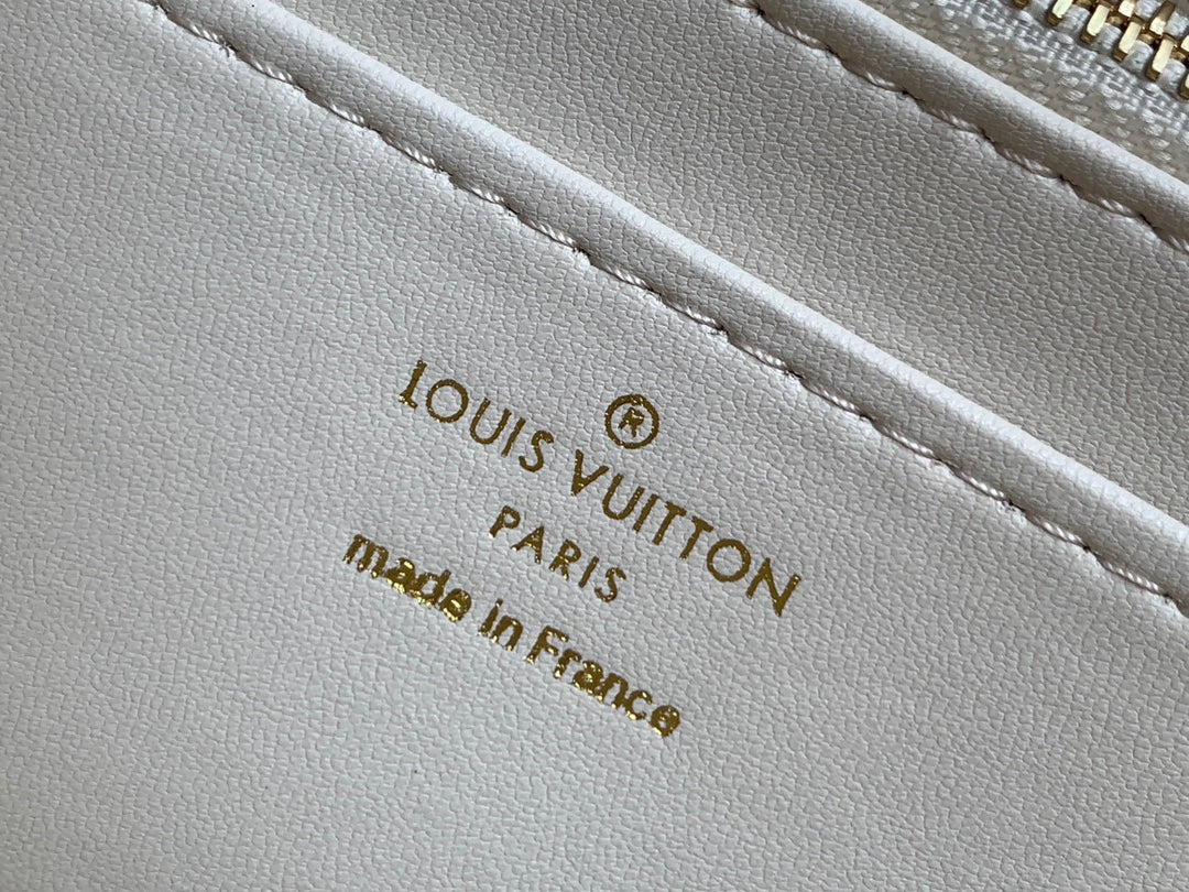 LV GO-14 MM 23cm Vanila Lambskin GHW mysite