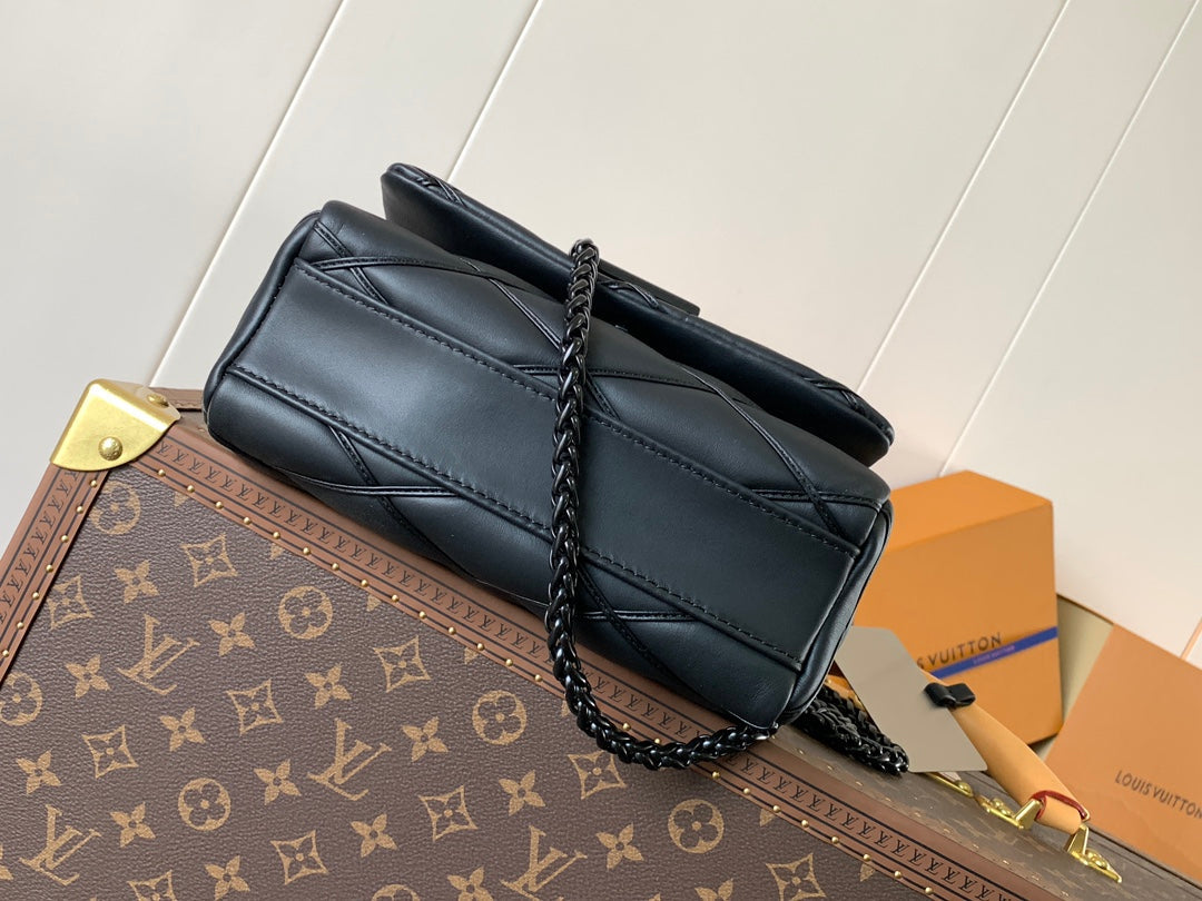 LV GO-14 MM 23cm Black Lambskin Black Metal HW mysite