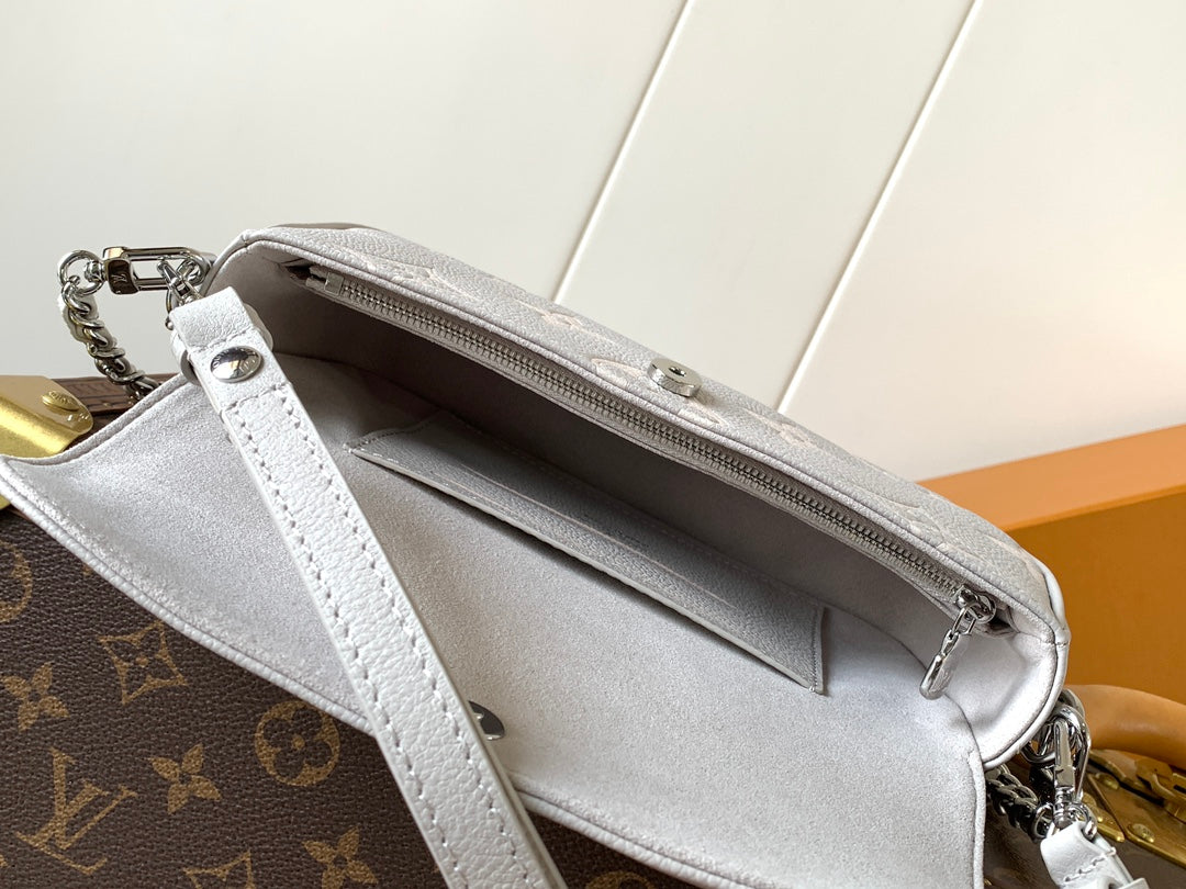 LV WOC 23.5cm Brume Gray Embossed Cowhide Metal HW mysite