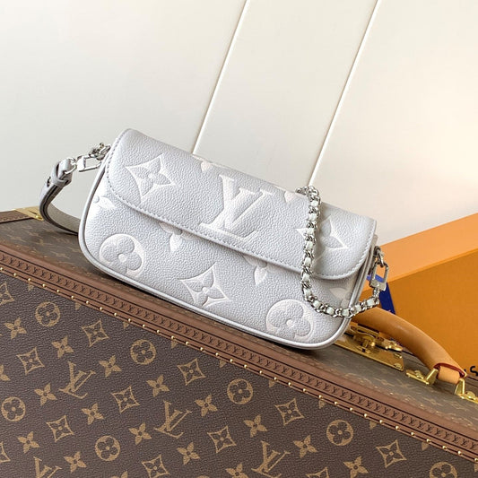 LV WOC 23.5cm Brume Gray Embossed Cowhide Metal HW mysite