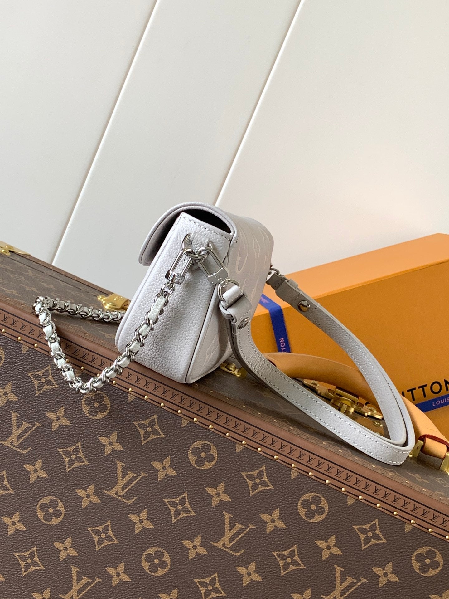 LV WOC 23.5cm Brume Gray Embossed Cowhide Metal HW mysite