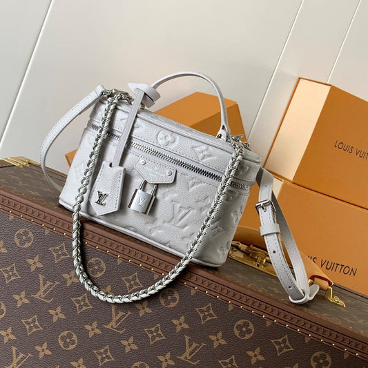 LV Vanity Chain Pouch 19cm Brume Gray Embossed Cowhide Metal HW mysite