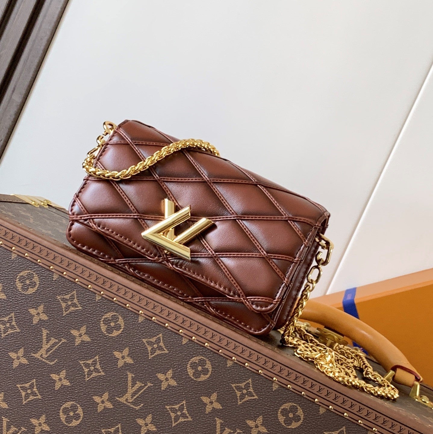 LV WOC Go-14 20cm Brown Sheepskin GHW mysite