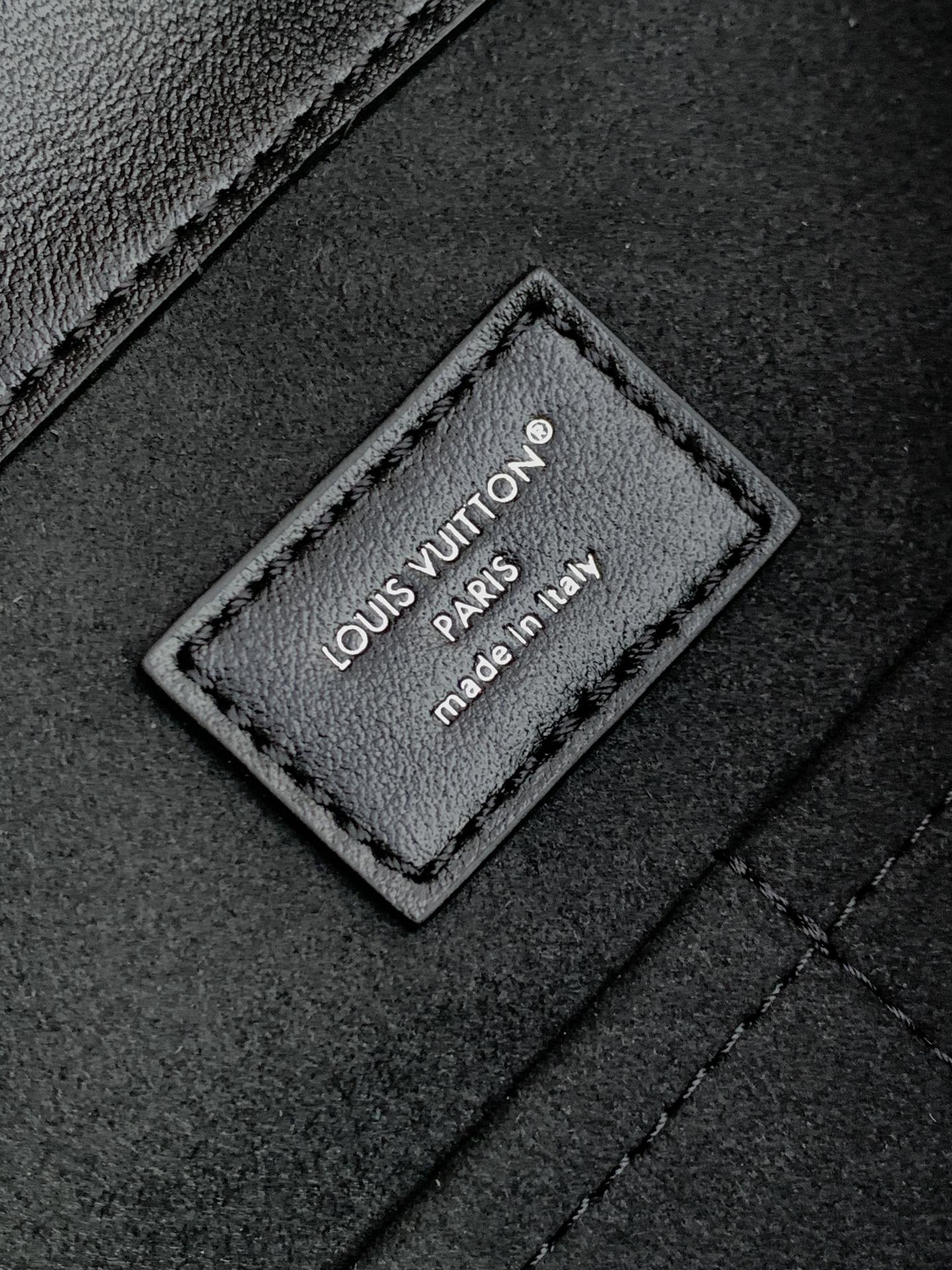 LV Off Duty Backpack 33cm Black Lambskin Sliver HW mysite