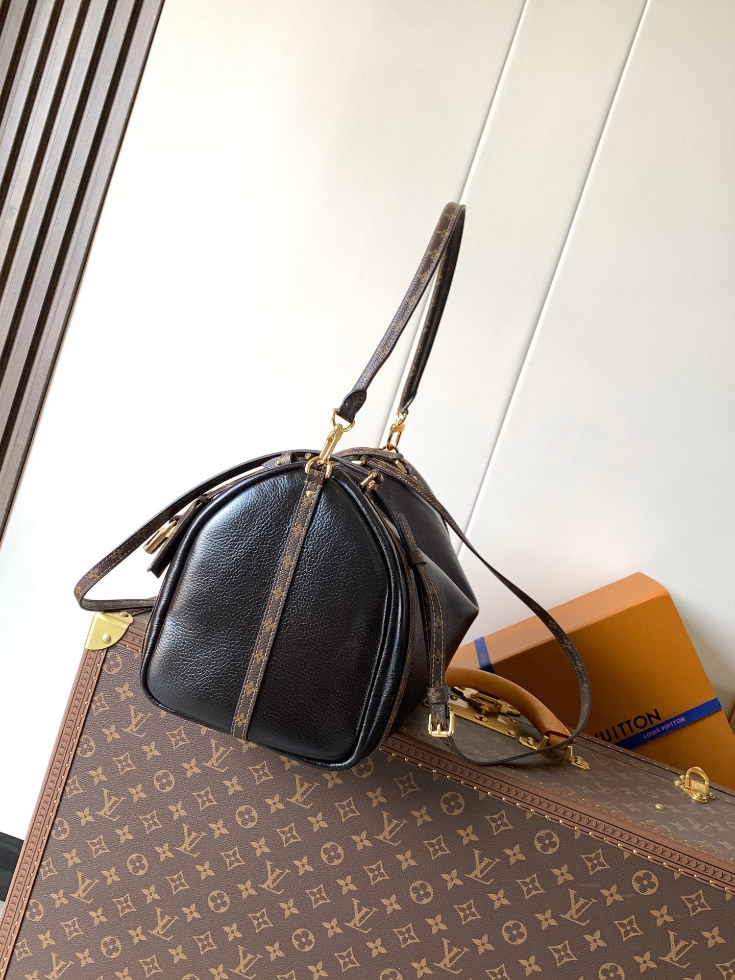 LV M26039 Express PM Handbag 26cm Black Cowhide GHW mysite
