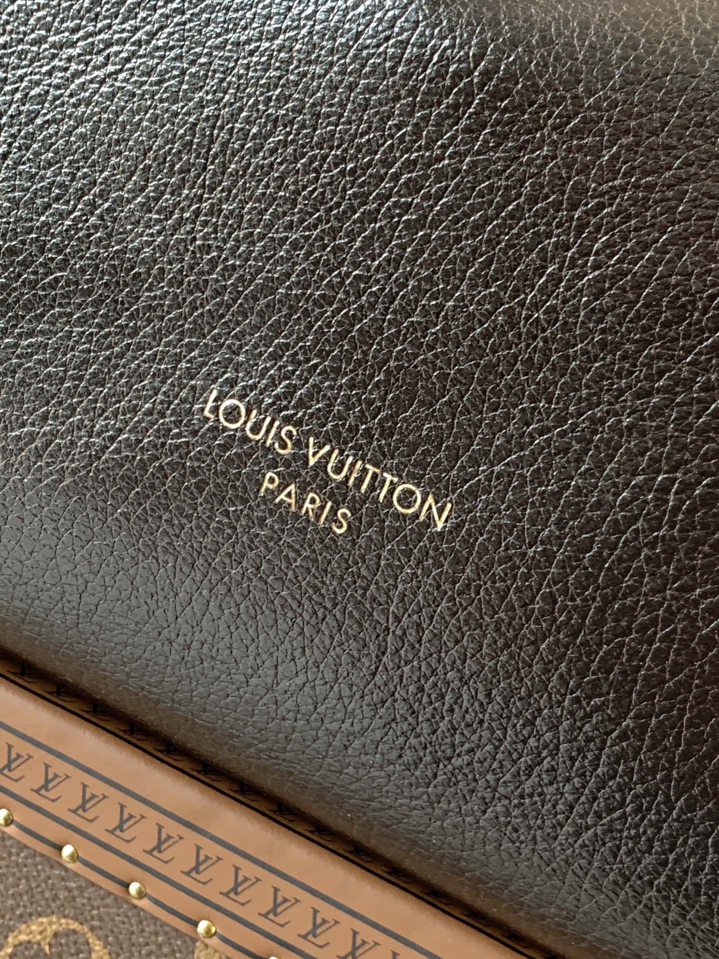 LV M26039 Express PM Handbag 26cm Black Cowhide GHW mysite