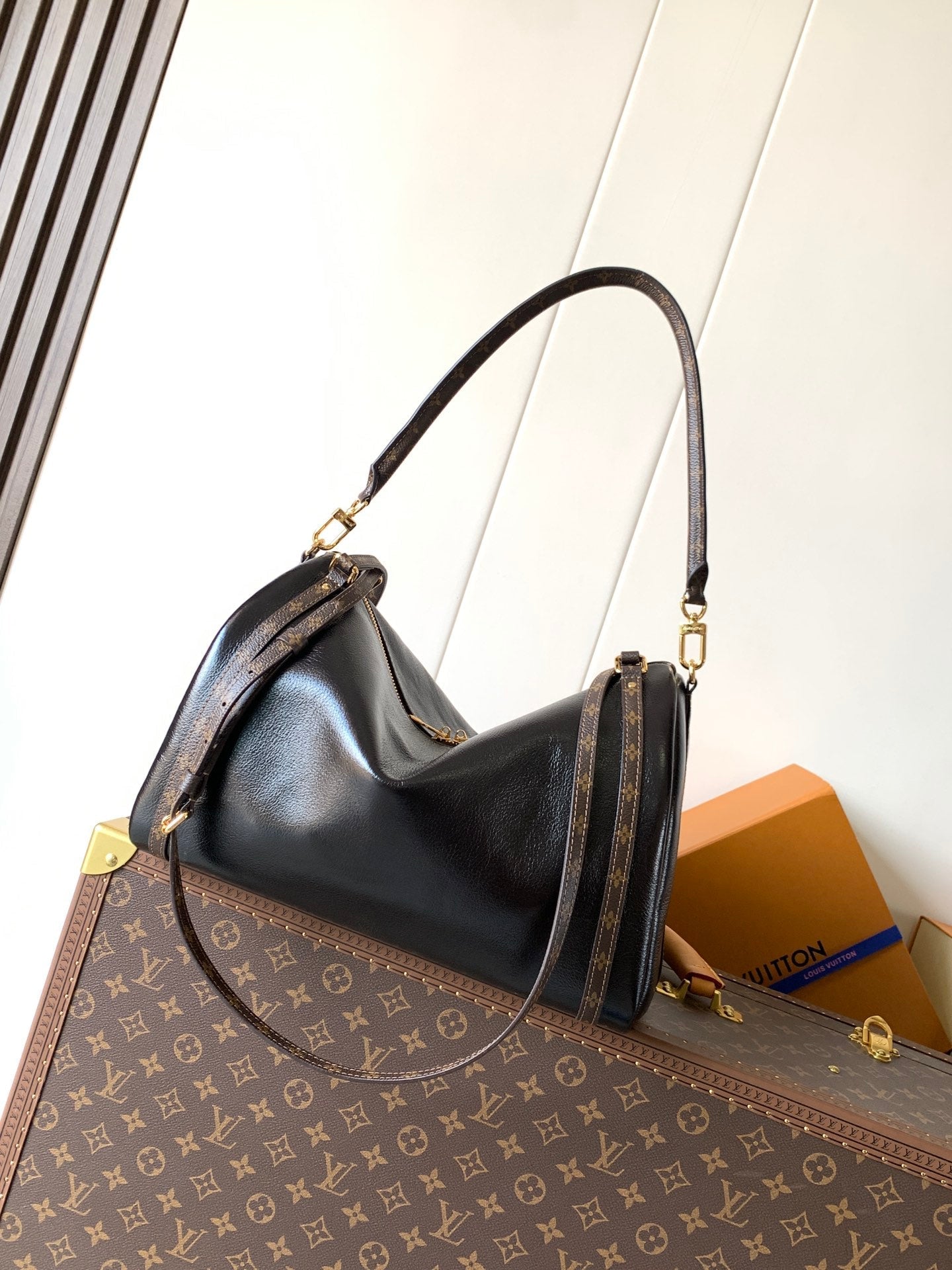 LV M26039 Express PM Handbag 26cm Black Cowhide GHW mysite