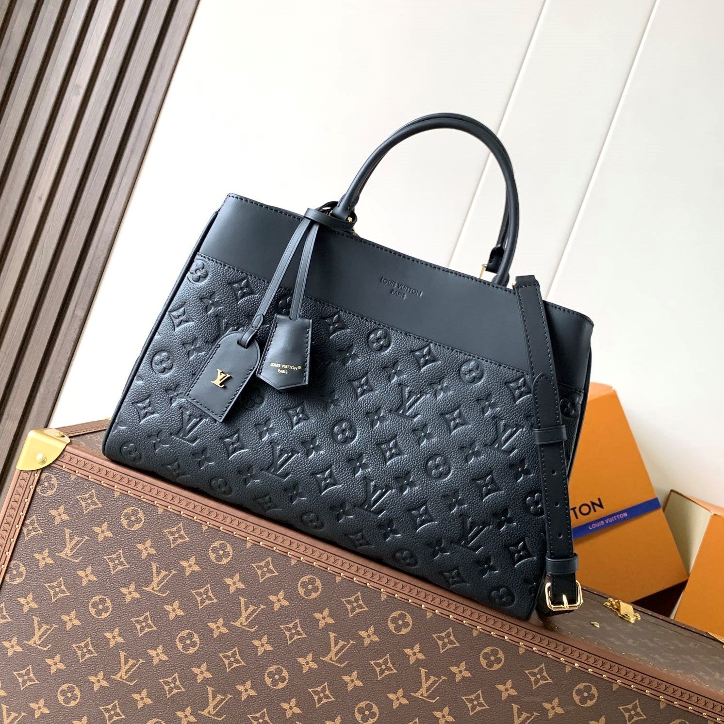 LV City Avenue PM 38.5cm Black Monogram Embossed Shadow Cowhide mysite