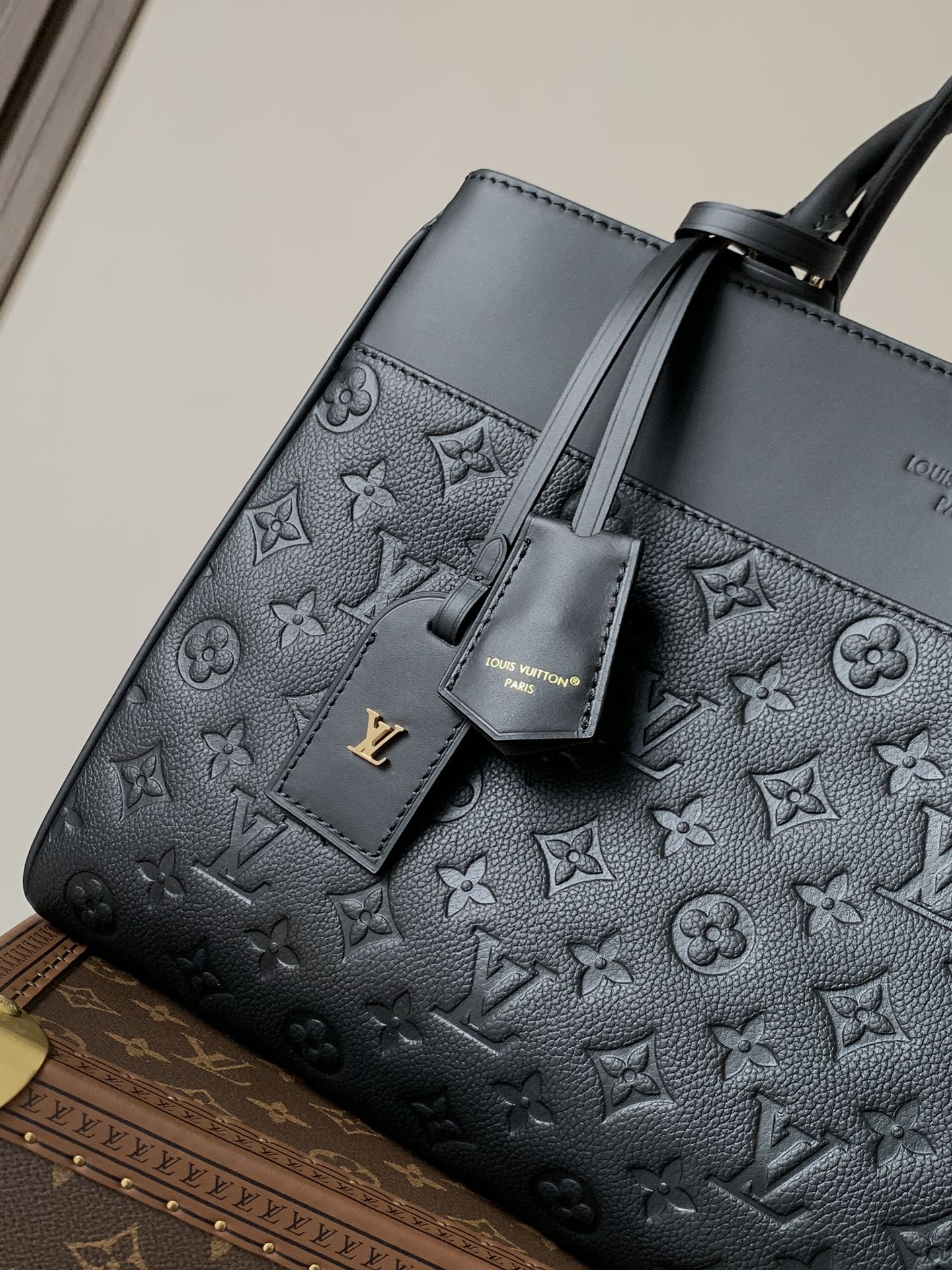 LV City Avenue PM 38.5cm Black Monogram Embossed Shadow Cowhide mysite