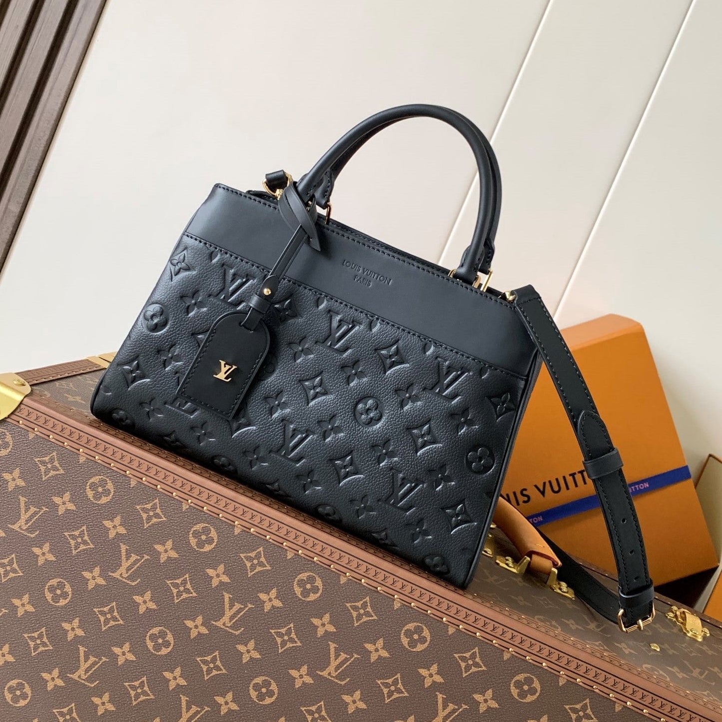 LV City Avenue PM 30cm Black Monogram Embossed Shadow Cowhide mysite