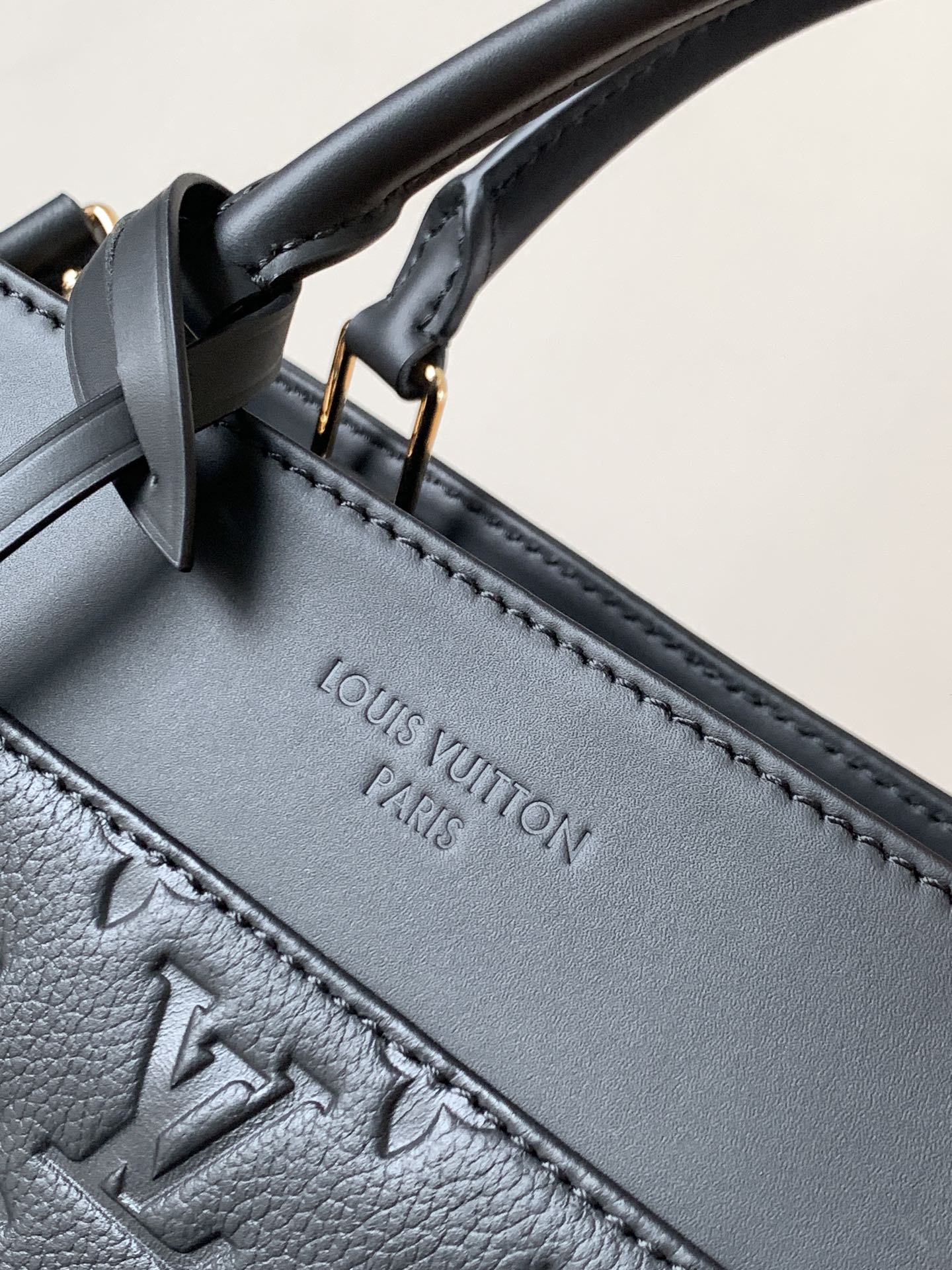 LV City Avenue PM 30cm Black Monogram Embossed Shadow Cowhide mysite