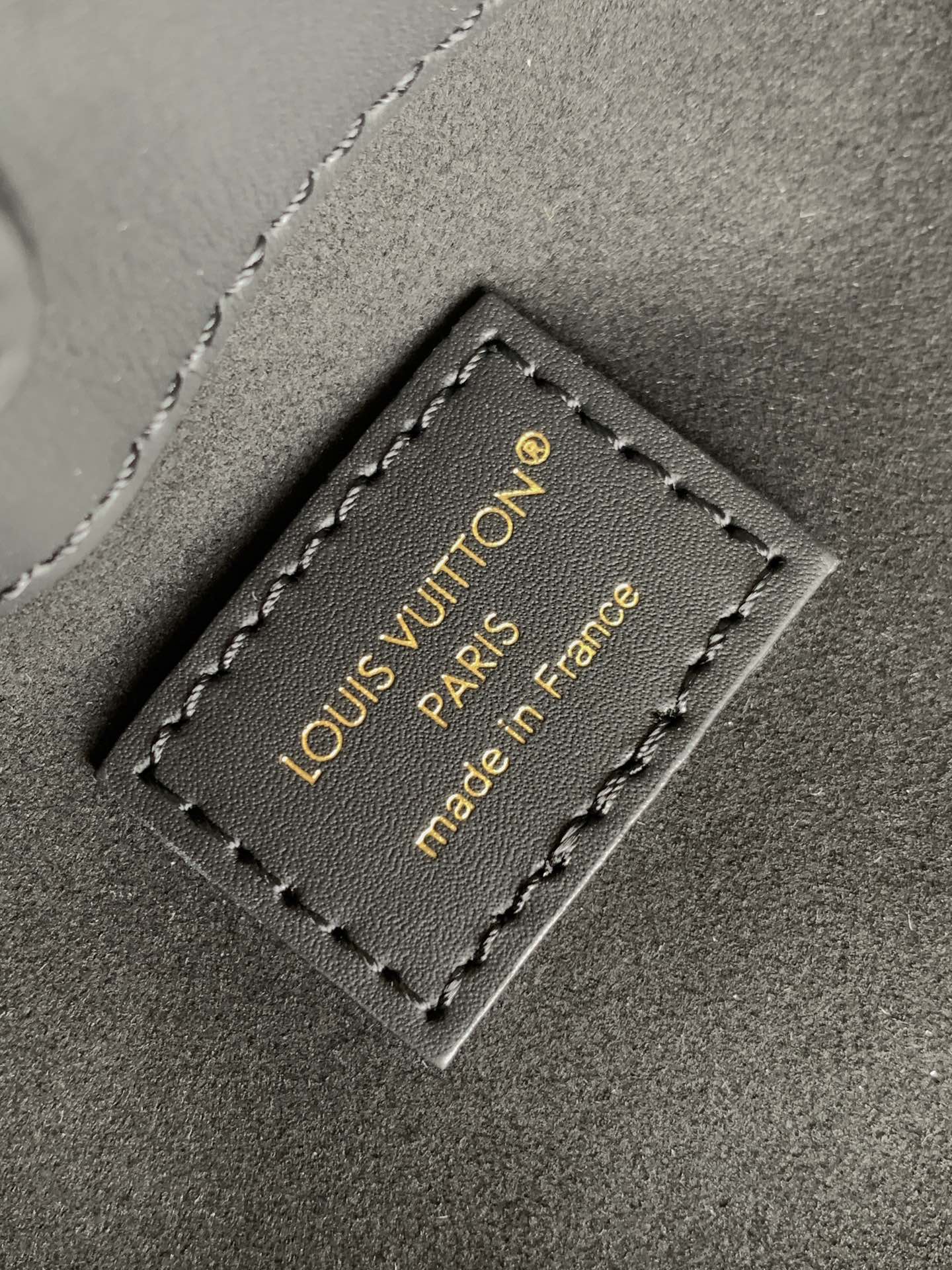 LV City Avenue PM 30cm Black Monogram Embossed Shadow Cowhide mysite