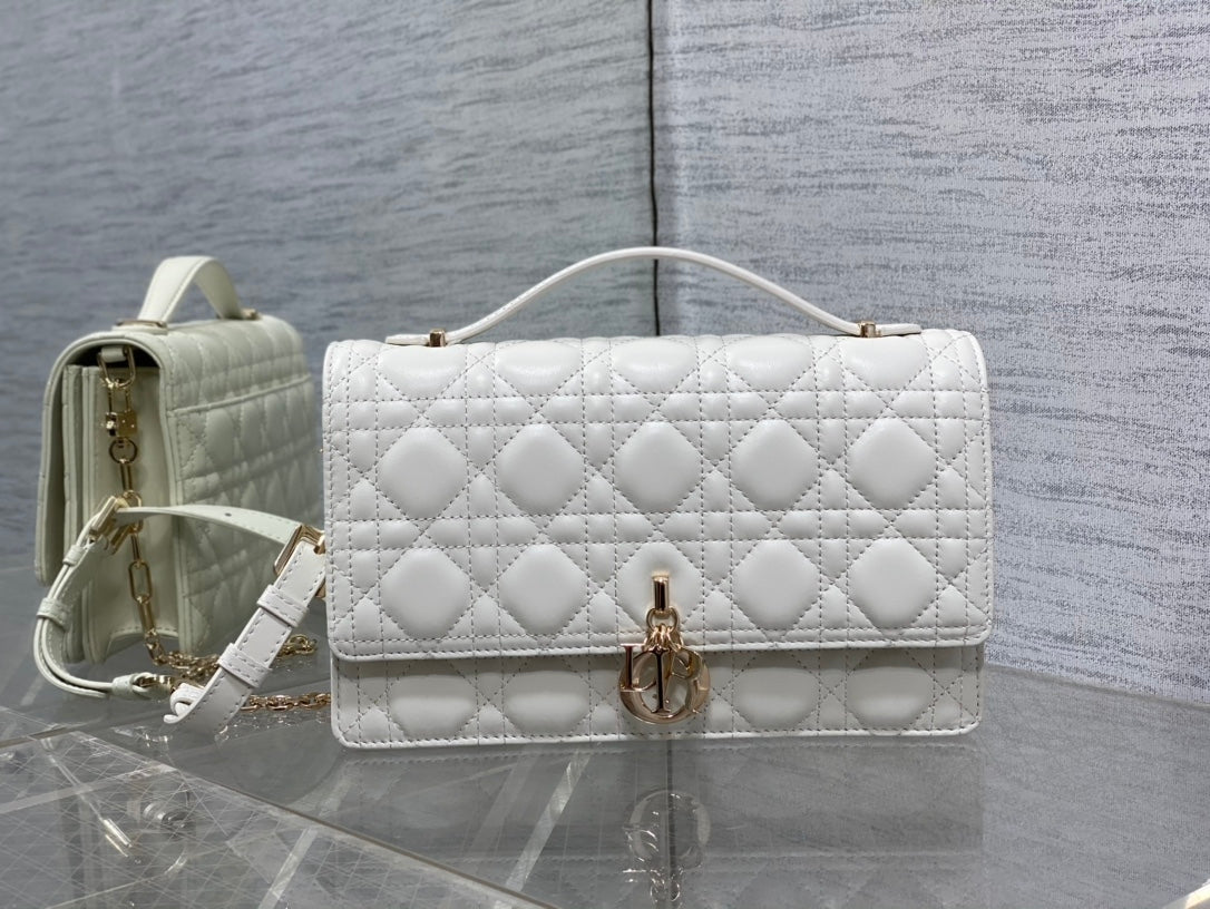 MISS CD TOP HANDLE 24CM WHITE LAMBSKIN mysite
