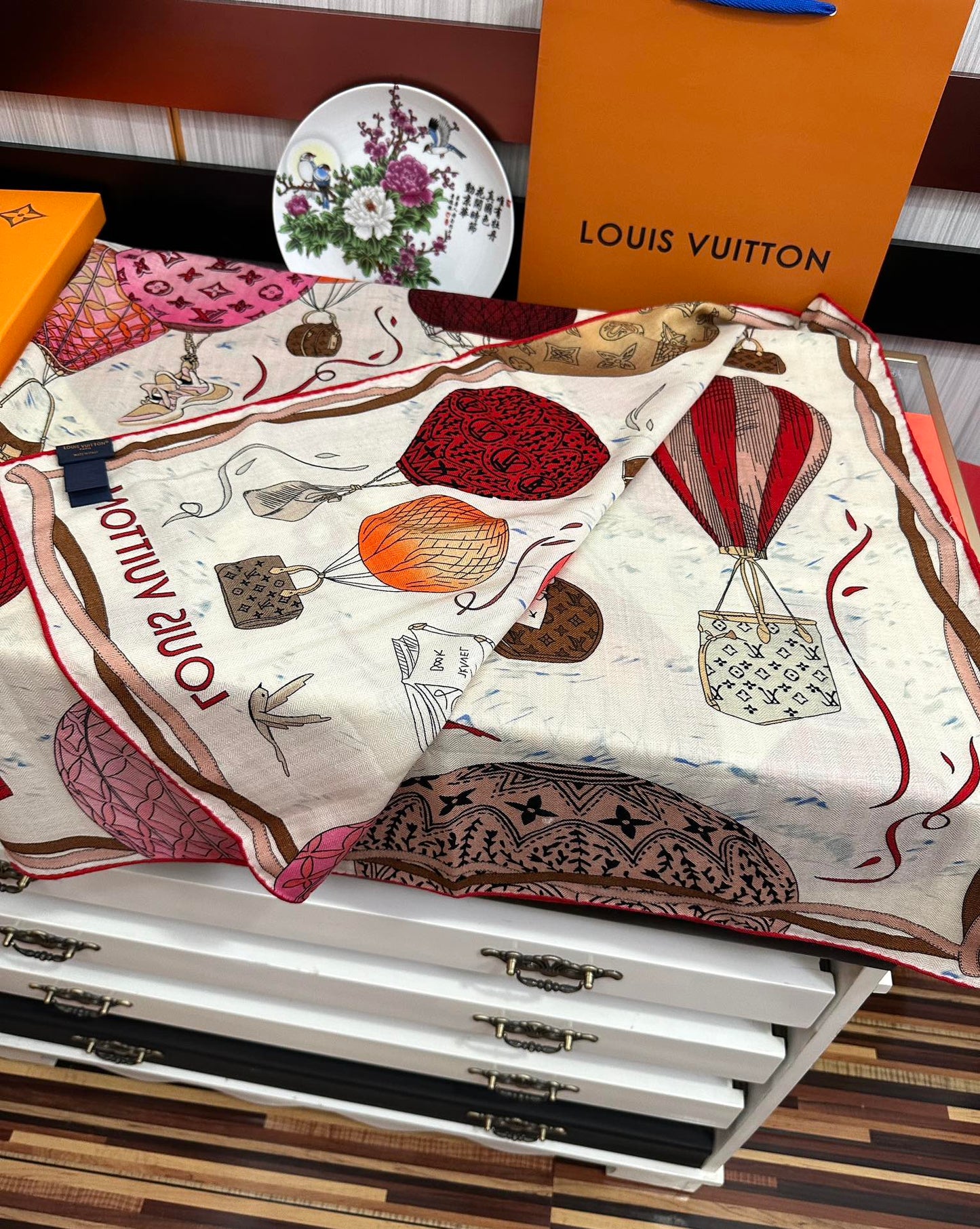 UP AND AWAY 140 CM SQUARE SILK SCARF COLORFUL 400072 mysite